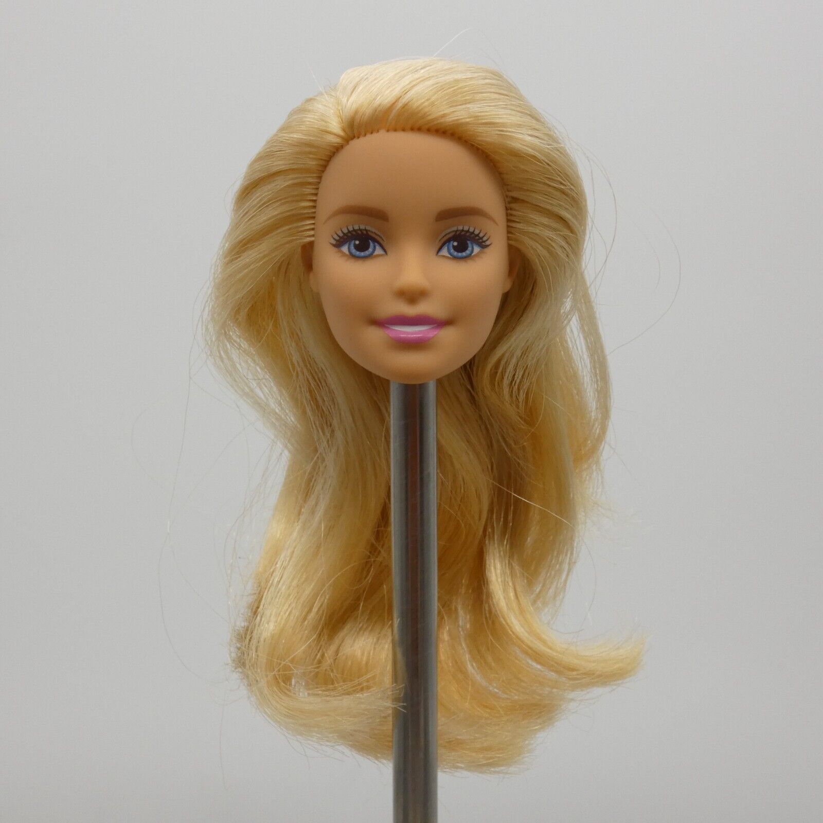 Barbie Fashion Doll Head Millie Face Blonde Blue Eyeshadow Light Skin Mattel