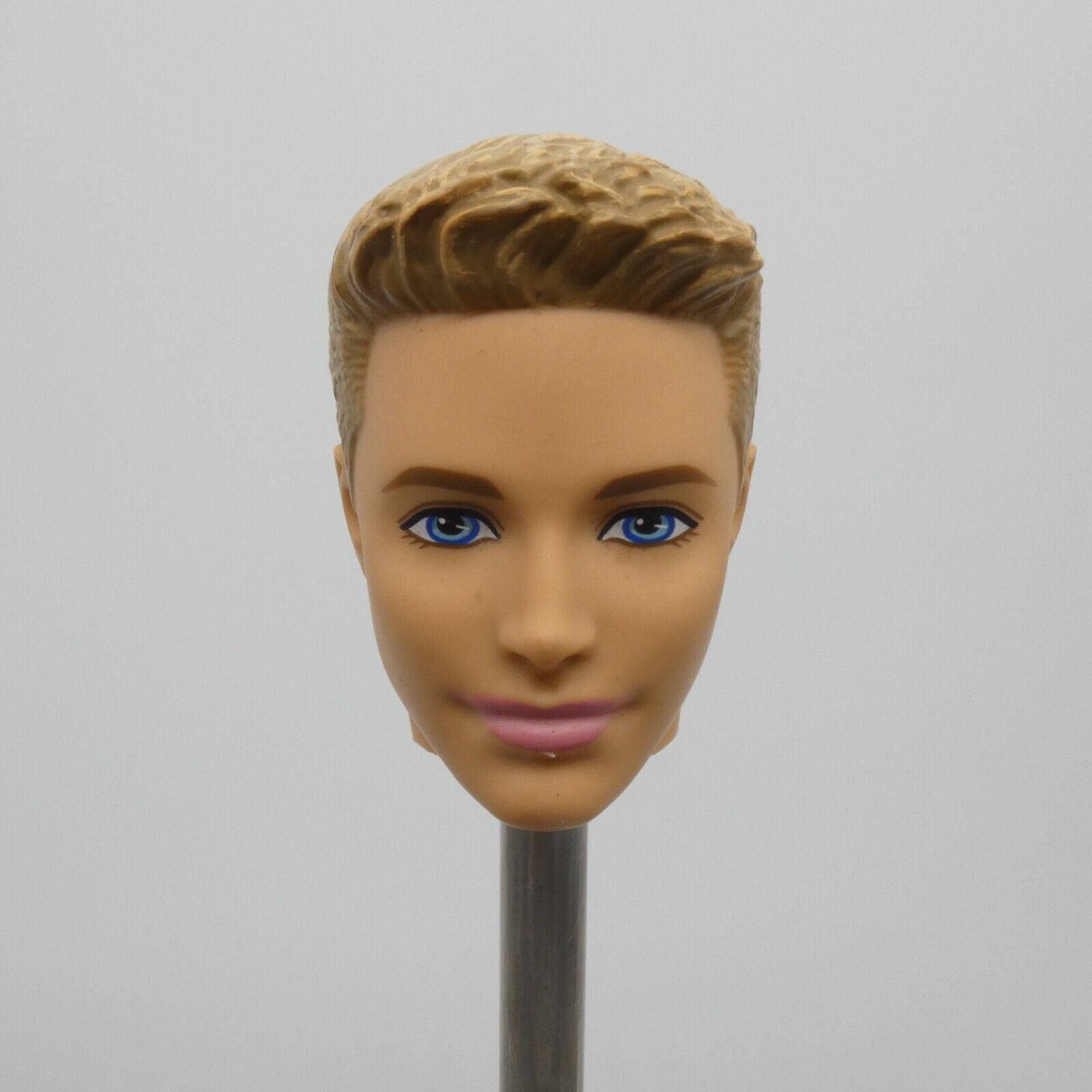 Barbie Fashionistas Ken Doll Head Molded Blonde Kieran Face 2013 Mattel BFW10