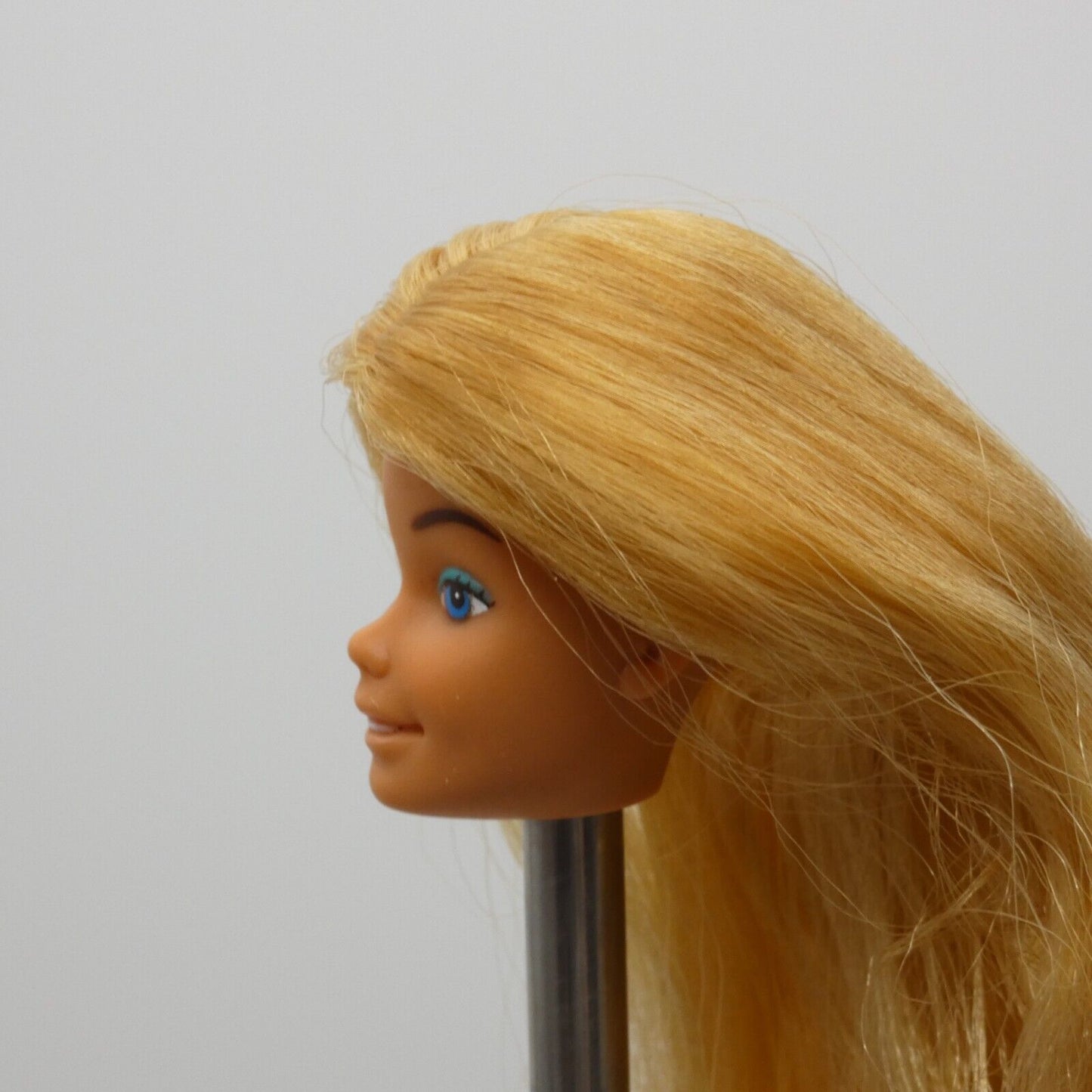 Barbie Malibu Doll Head Only SuperStar Tan Medium Light Skin Hong Kong D Mattel