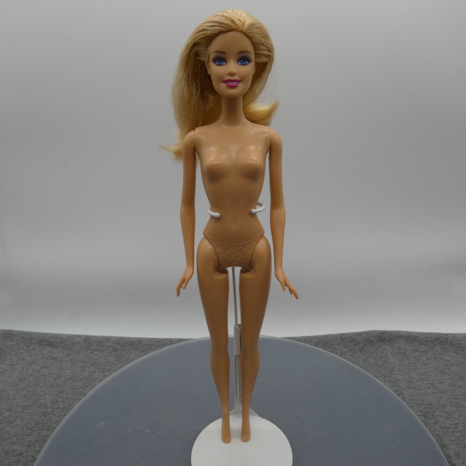 Barbie Doll Generation Girl CEO Face Blonde Straight Arms 2009 Body China N01