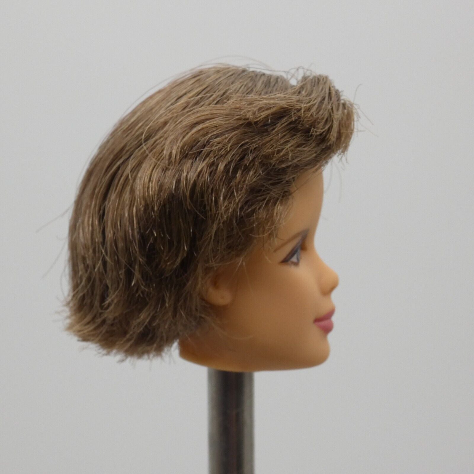 Barbie Amelia Earhart Doll Head Mackie Face Brown Hair Light Skin 2018 FJH64