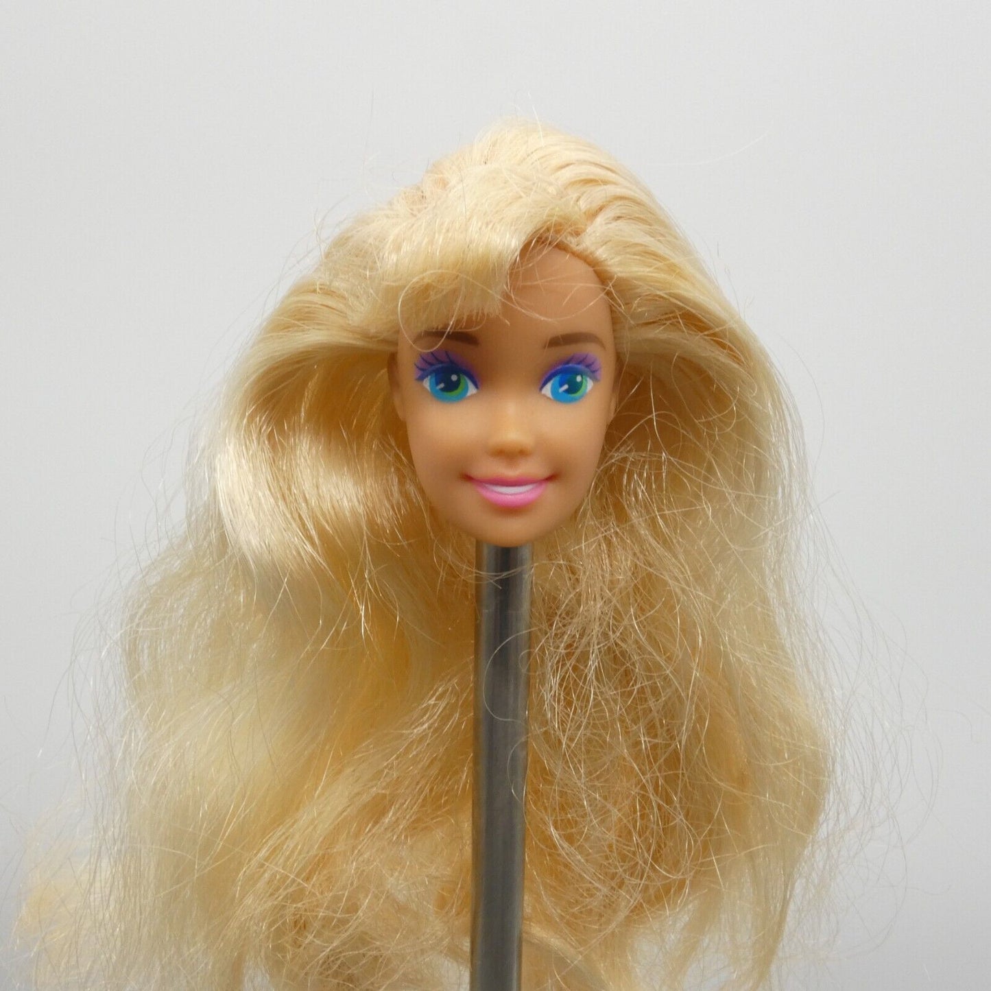 Barbie Snap 'N Play Doll Head Long Wavy Blonde Hair Bangs 1991 Mattel 3550