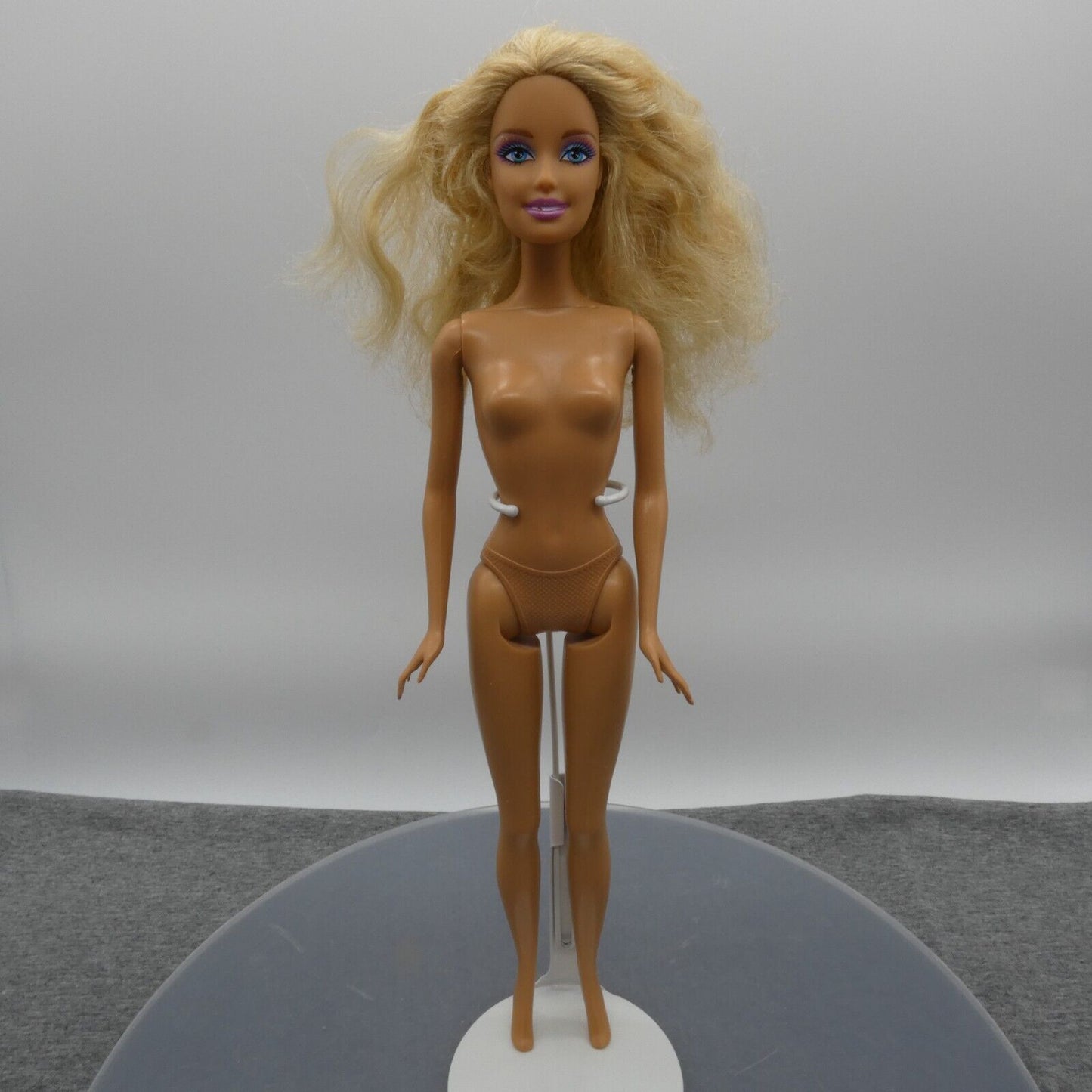 Barbie Doll Generation Girl CEO Face Curly Blonde 1999 Body Blue Eyes Indonesia