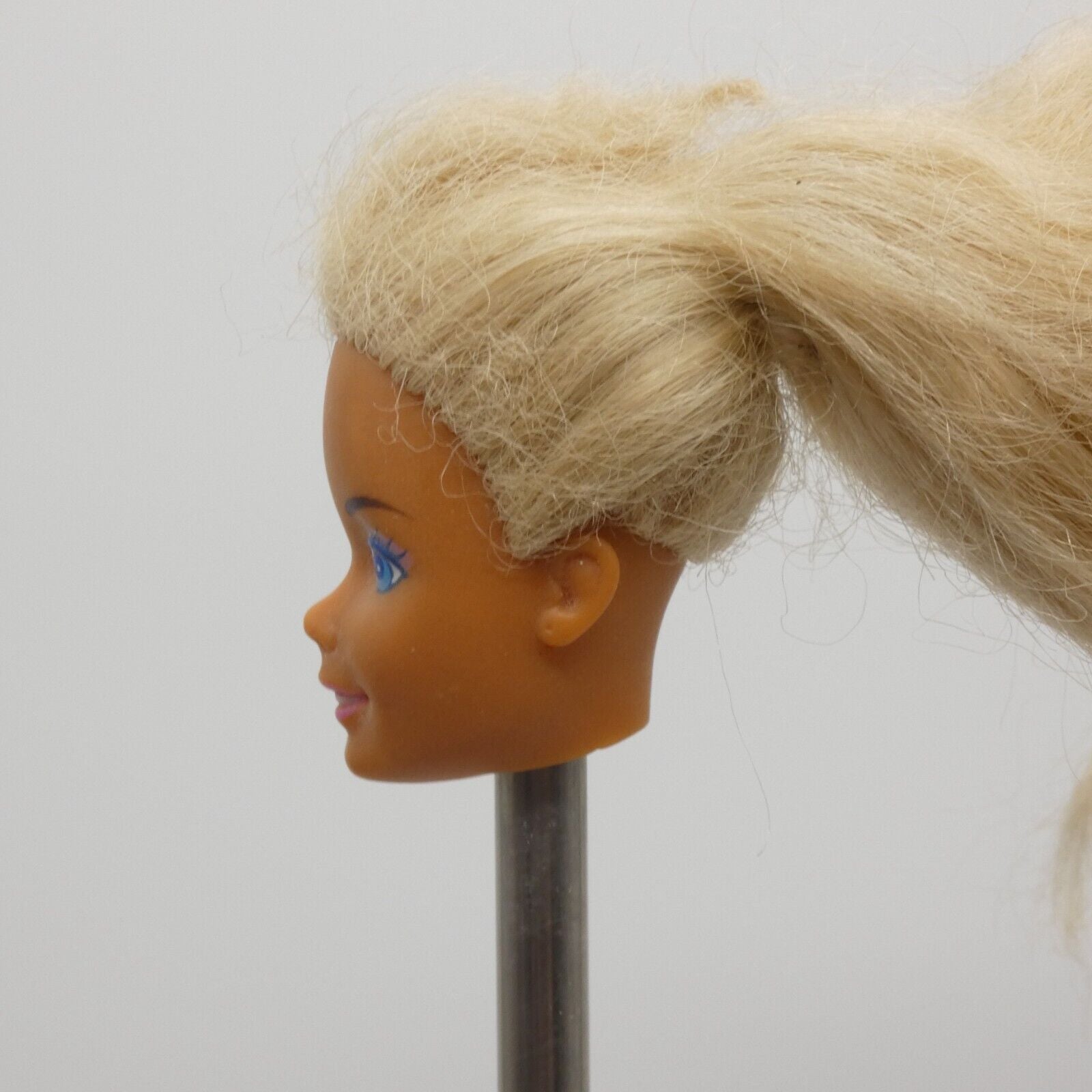 Barbie Beach Blast Doll Head SuperStar Face Medium Tan Skin 1988 Mattel 3237