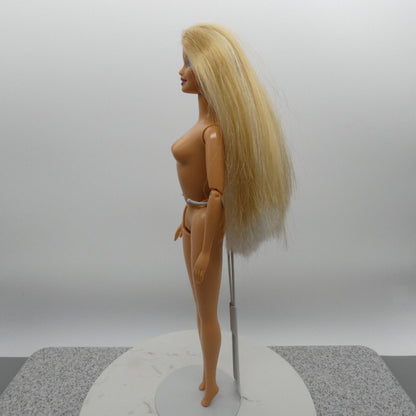 Barbie Doll Generation Girl CEO Face Blonde Articulated Elbows Dancing Action