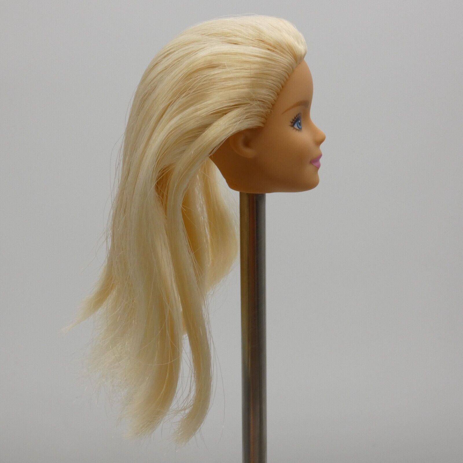 Barbie Made To Move Martial Artist Doll Head Millie Blonde Closed Mouth DWN39