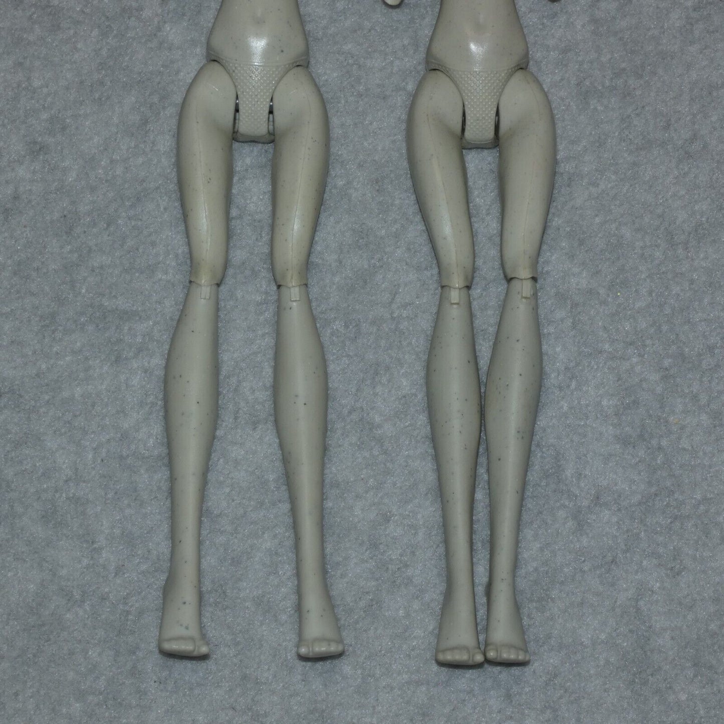 Monster High Rochelle Goyle Doll Body Lot of 2 G1 2008 Bodies