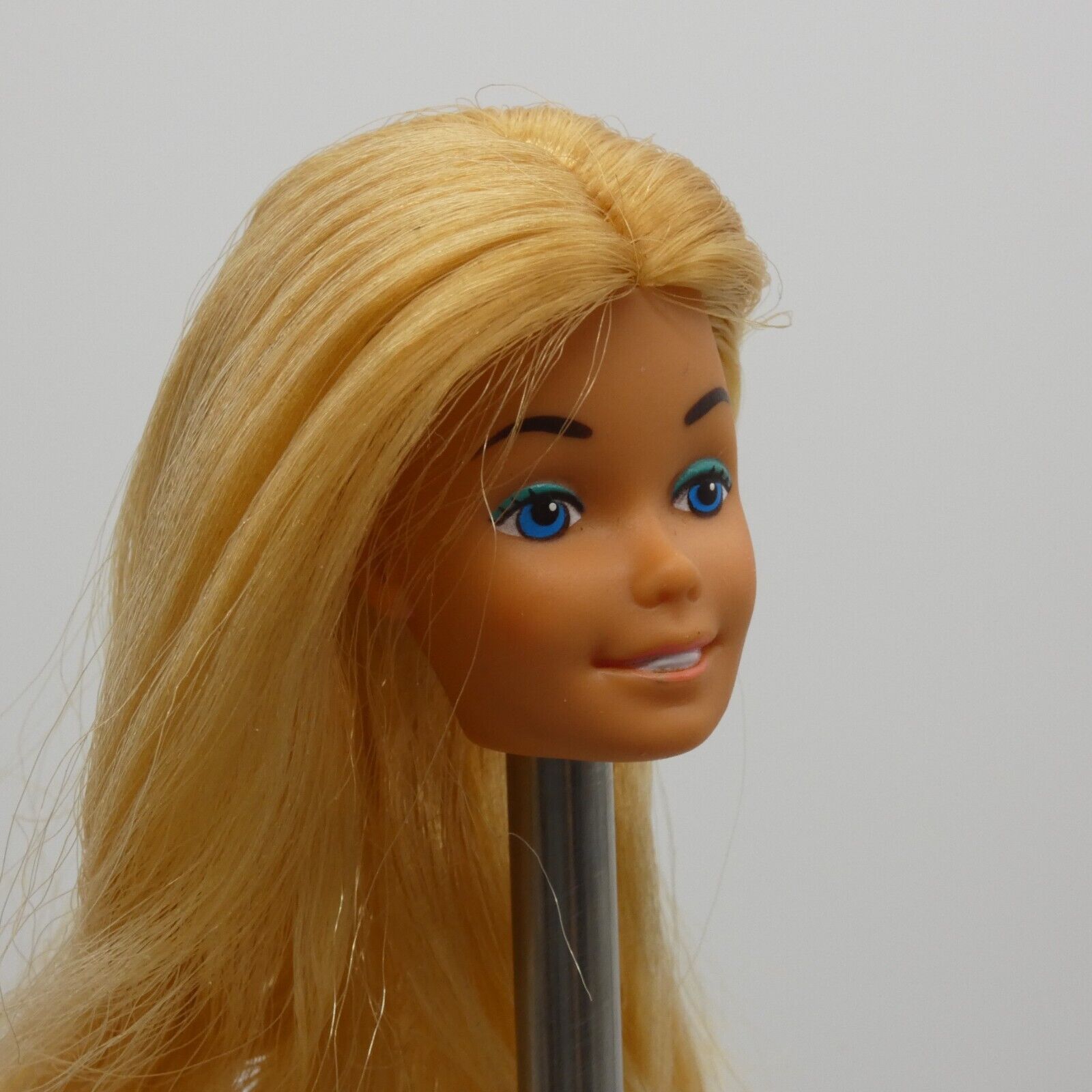 Barbie Malibu Doll Head Only SuperStar Tan Medium Light Skin Hong Kong E Mattel