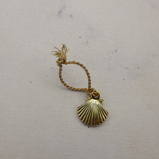 Barbie Doll Necklace Gold Tone Seashell Pendant Jewelry Tropical Accessory