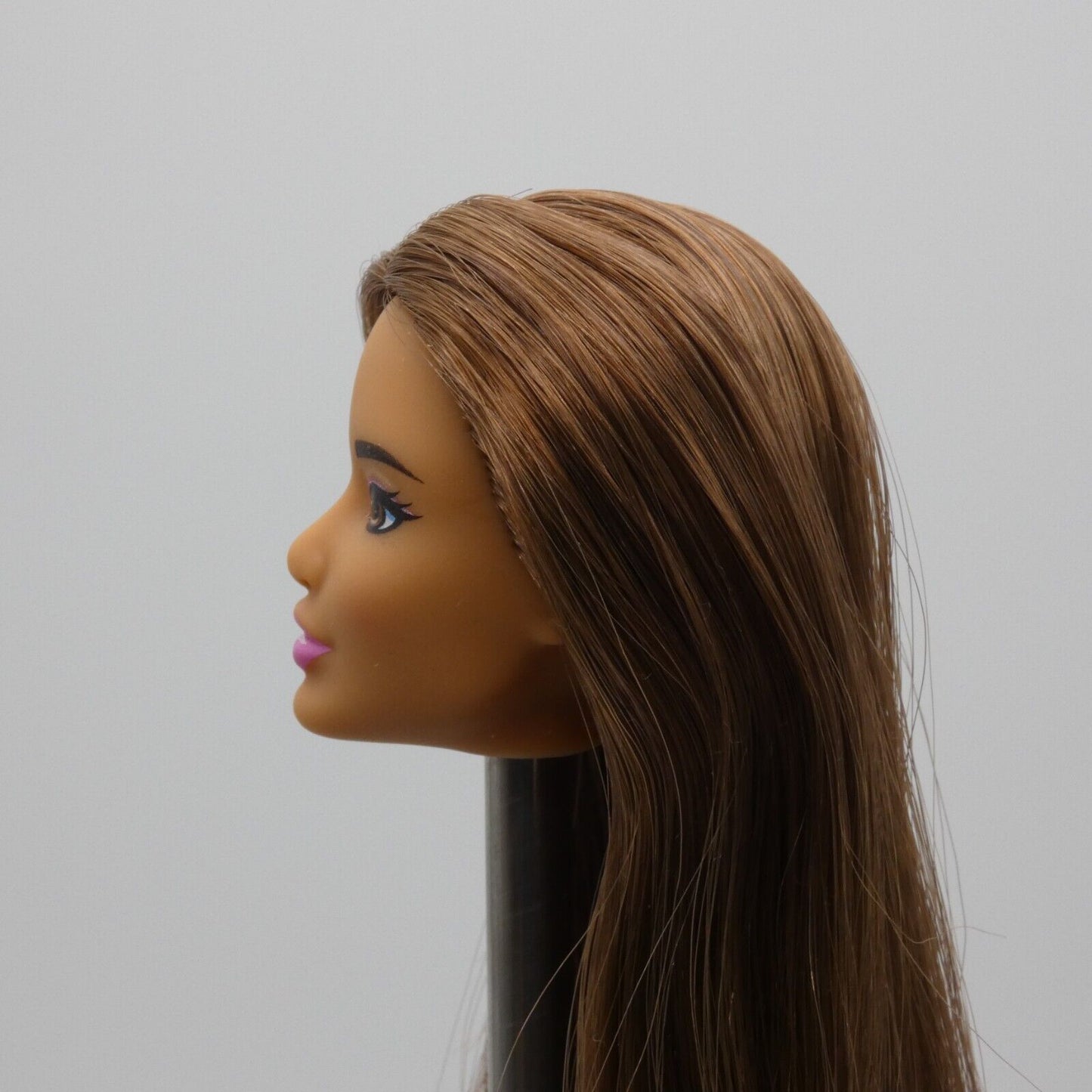 Barbie Dreamtopia June Face Doll Head Brown Hair Medium Light Skin Mattel FVR05