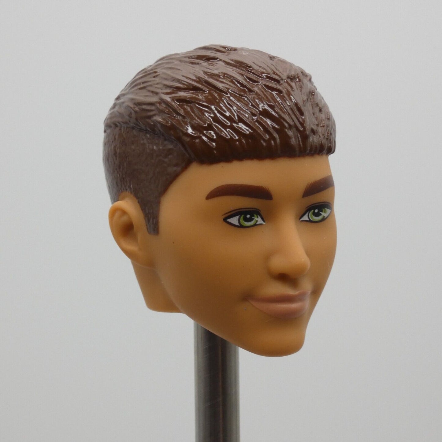 Barbie Fashionistas 195 Ken Doll Head Brown Hair French Crop Green Eyes HJT59