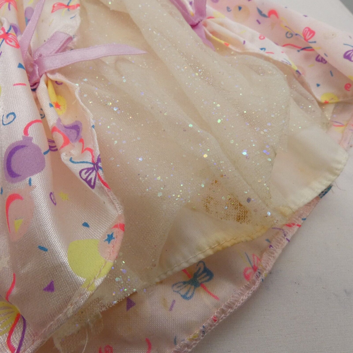 Barbie Birthday Doll Dress Satin Like Gown Balloons Confetti 1996 Mattel 15998