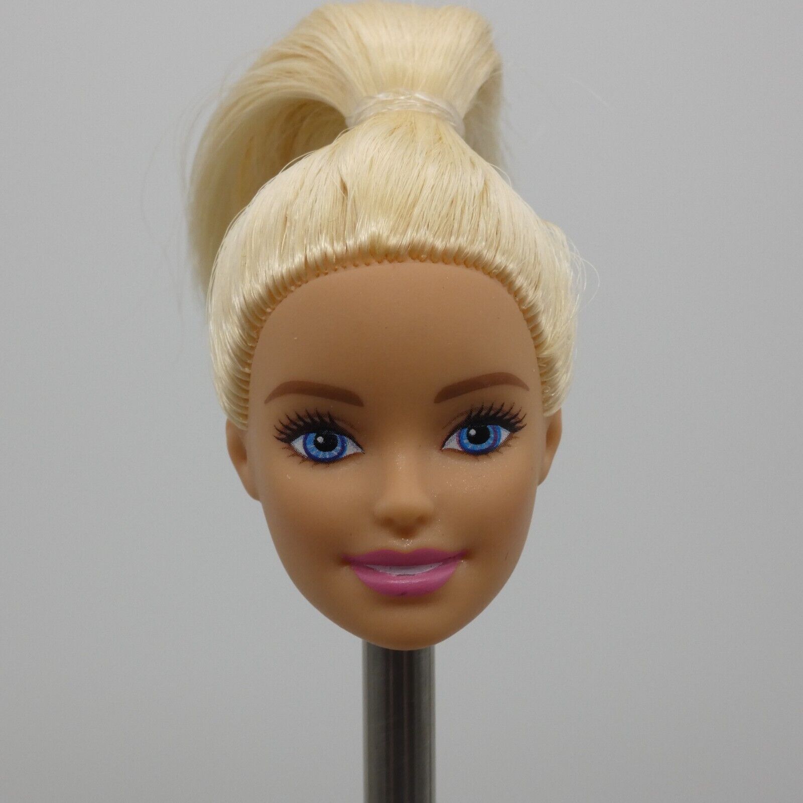 Barbie Fashionistas Doll Millie Face Blonde Light Skin Wellness Spa 2020 GJG55