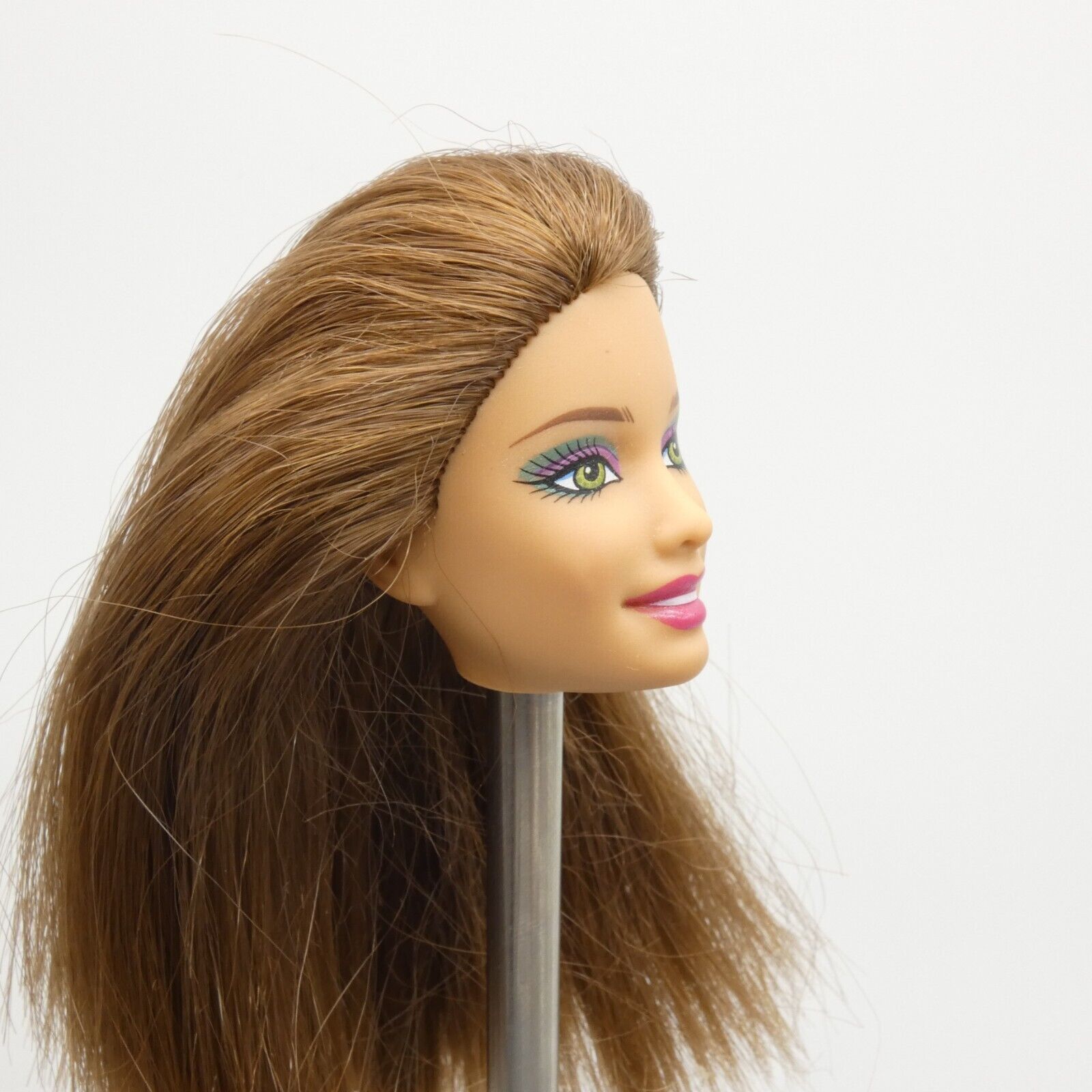 Barbie Fashionistas Swappin' Styles Doll Head Summer Face Brown Hair 2011 V4092