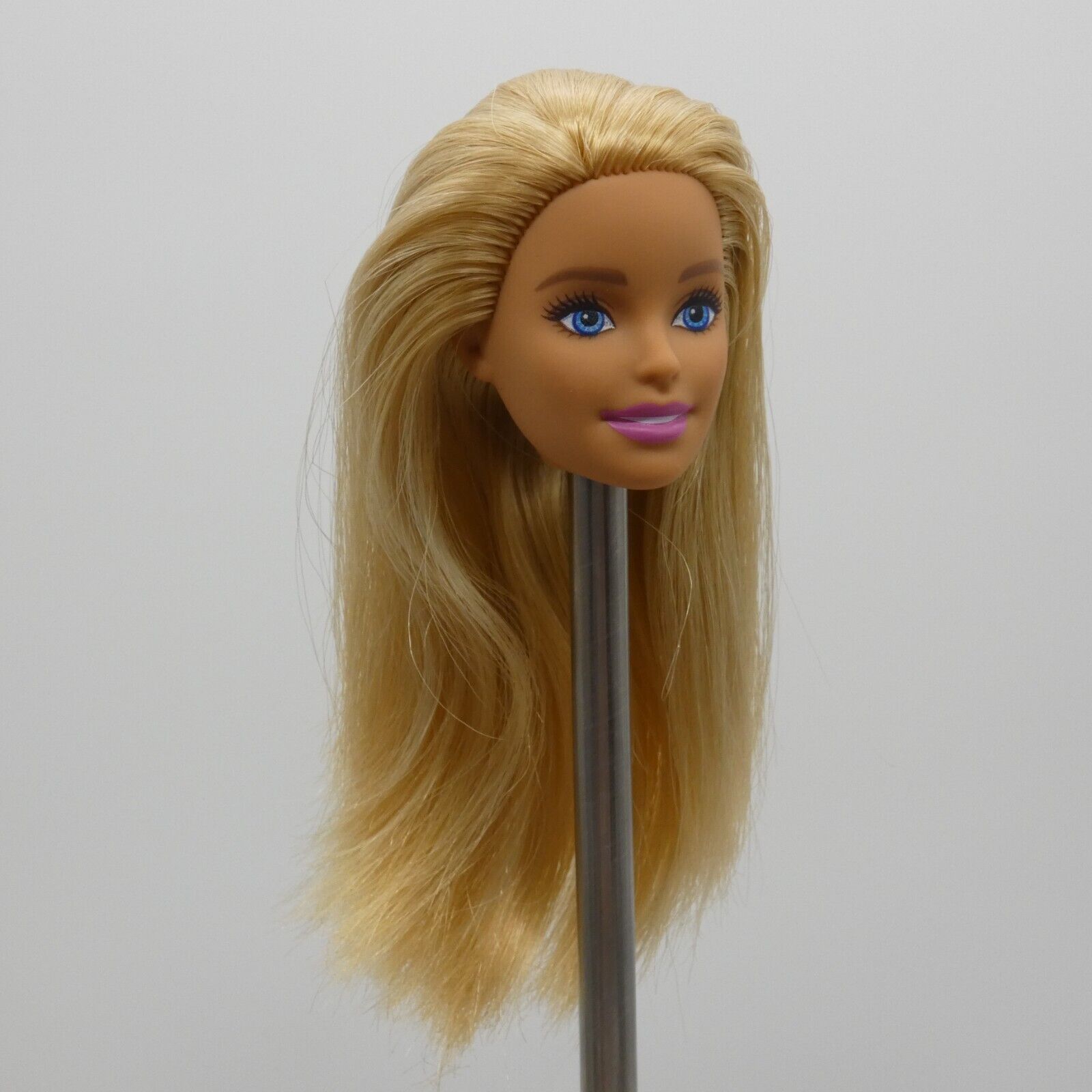 Barbie Fashionistas Doll Head Millie Face Blonde Medium Light Skin T7439