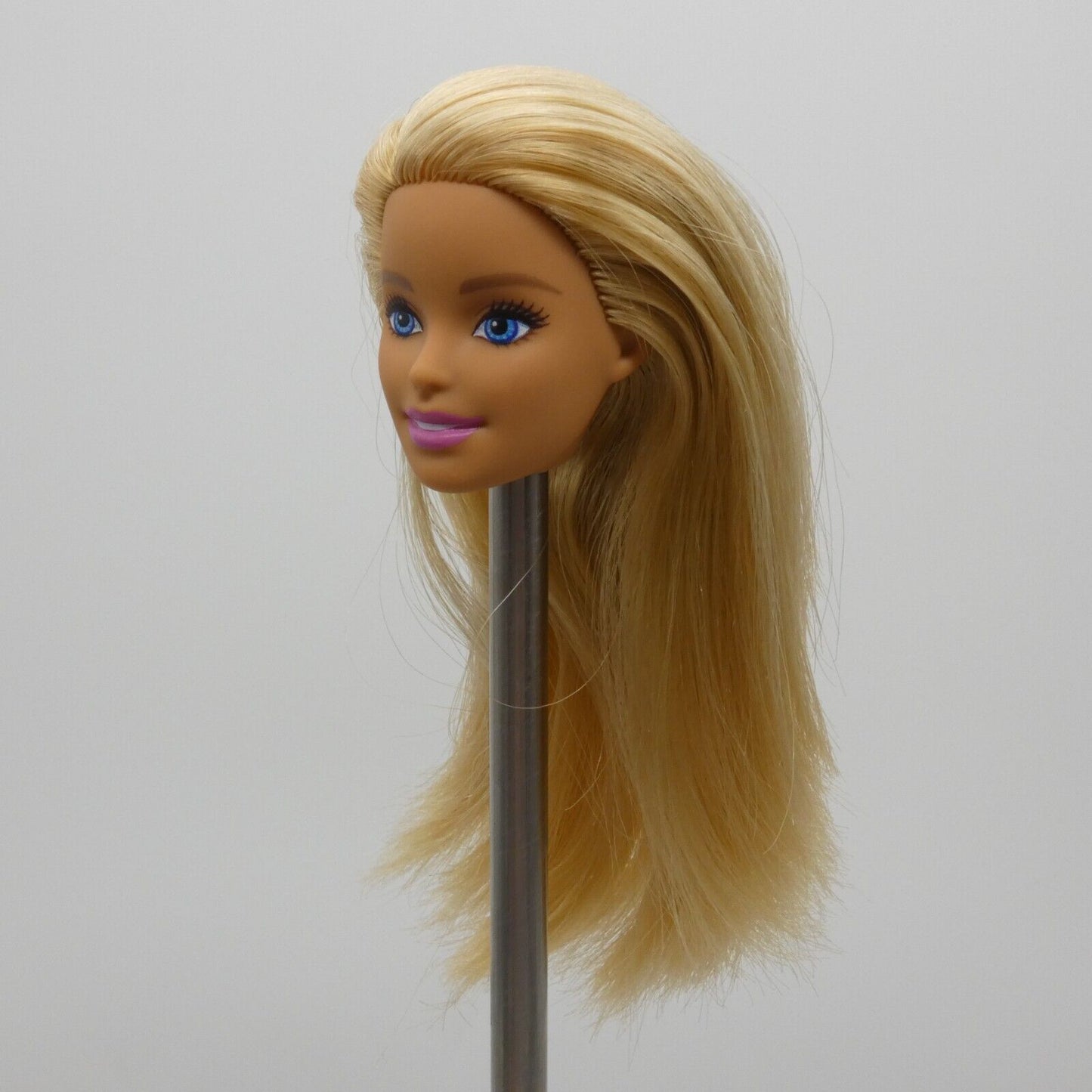 Barbie Fashionistas Doll Head Millie Face Blonde Medium Light Skin T7439