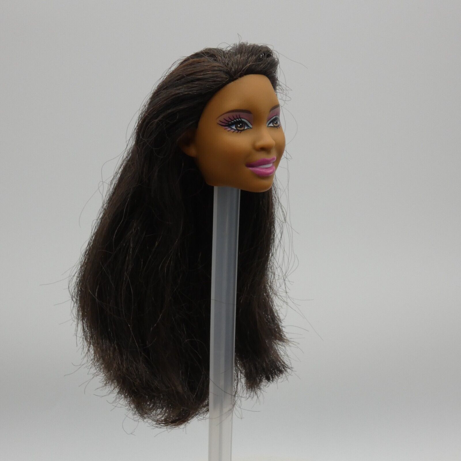 Barbie Pet Vet Doll Head Only Nikki Face Brown Hair Medium Skin Tone 2011 T7878