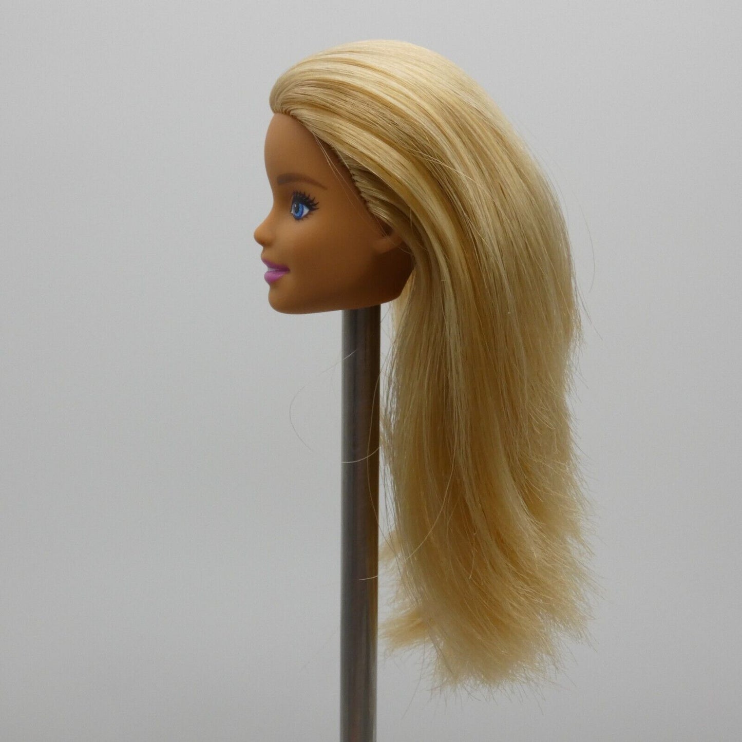 Barbie Fashionistas Doll Head Millie Face Blonde Medium Light Skin T7439