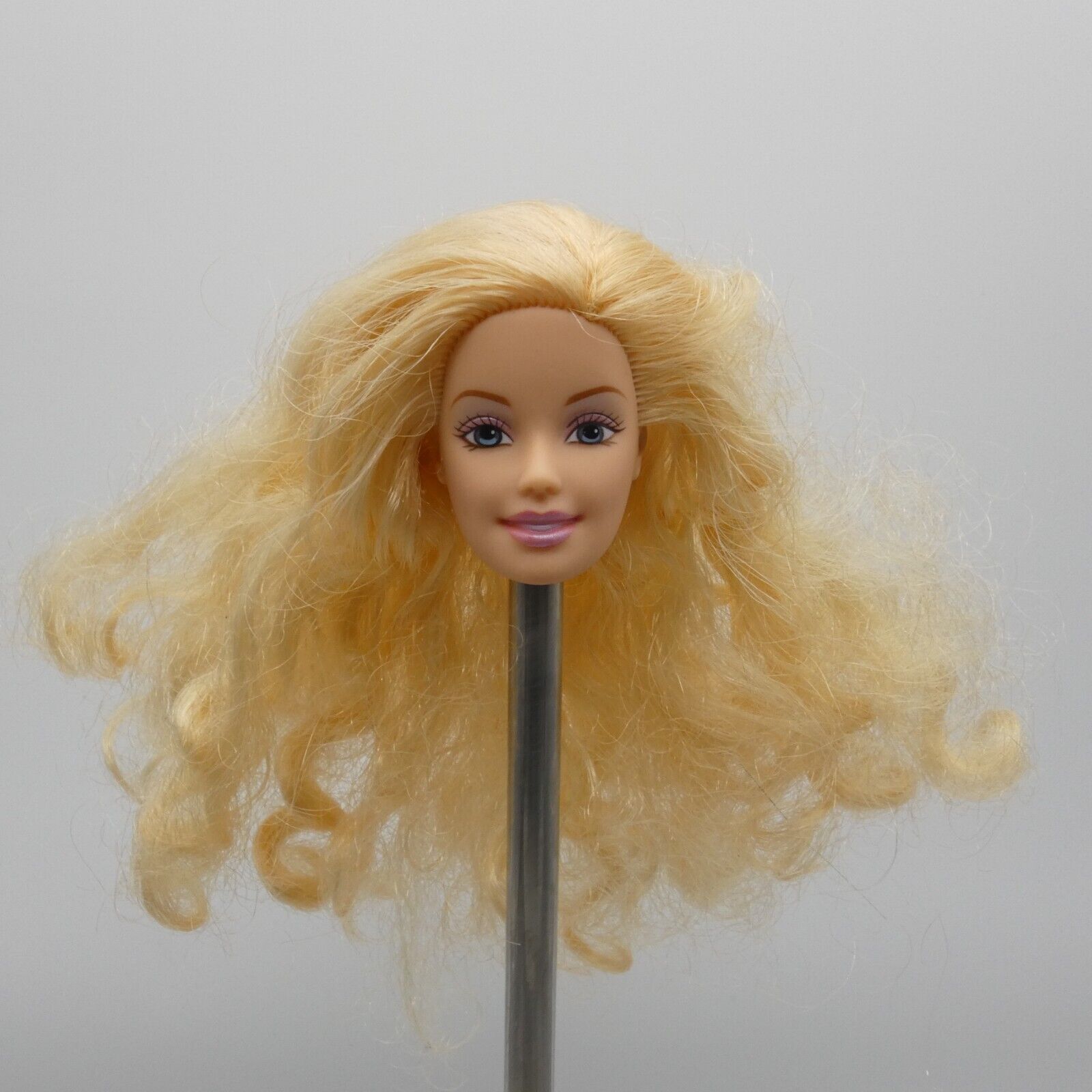 Barbie Talk Of The Town Avon Doll Head Generation Girl Blonde Light Skin B6376