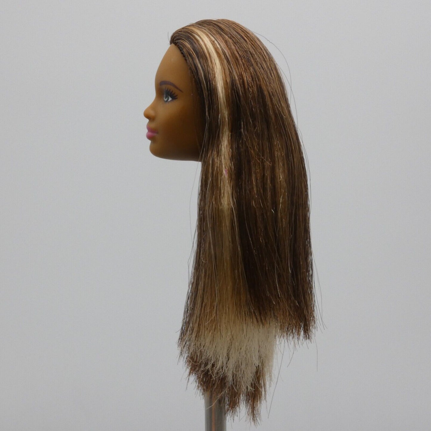 Barbie Fashionistas 21 Doll Head AA Grace Mbili Brown Hair Green Eyes 2015 DGY56