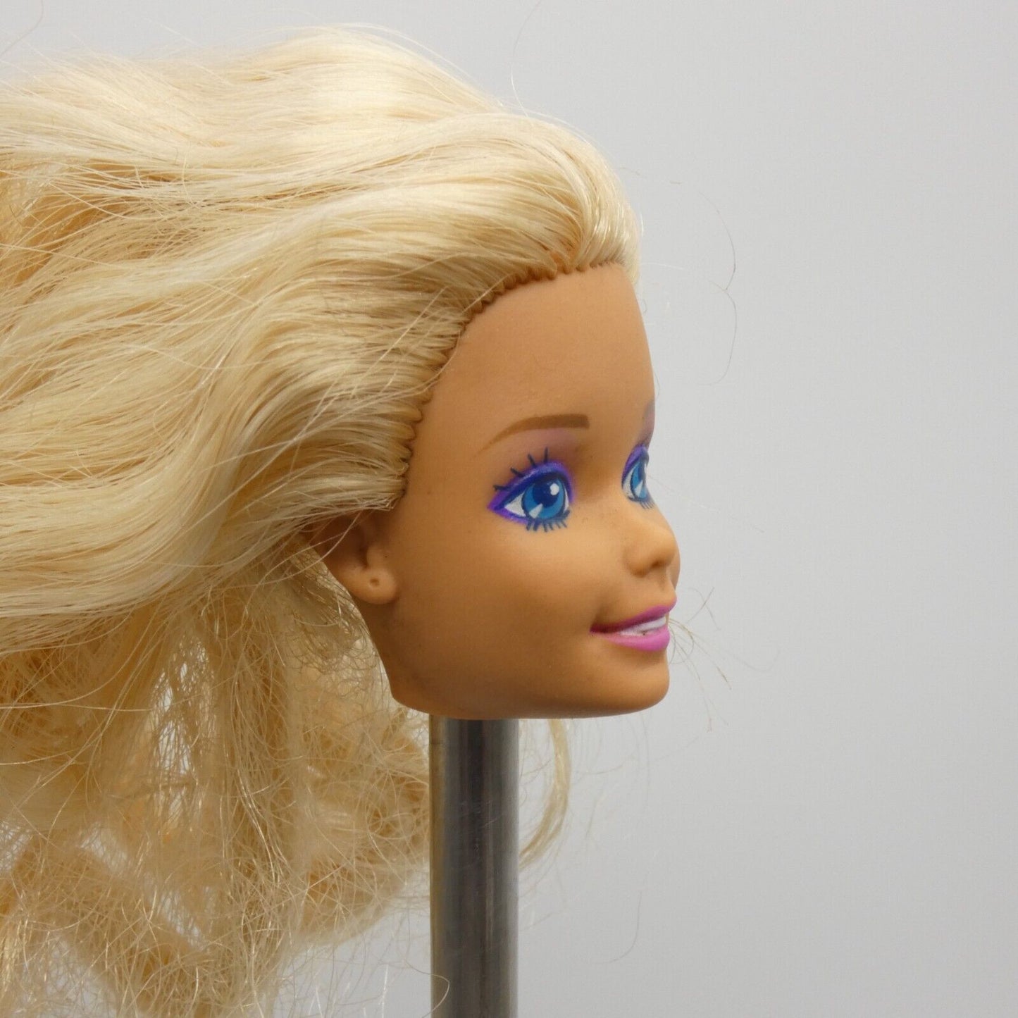 Barbie Ice Capades Doll Head Superstar Face Wavy Blonde Hair 1990 Mattel 9847