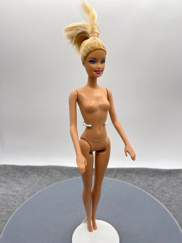 Barbie Doll Generation Girl Face Nude Swimming Motion CEO Mattel 2011 Body