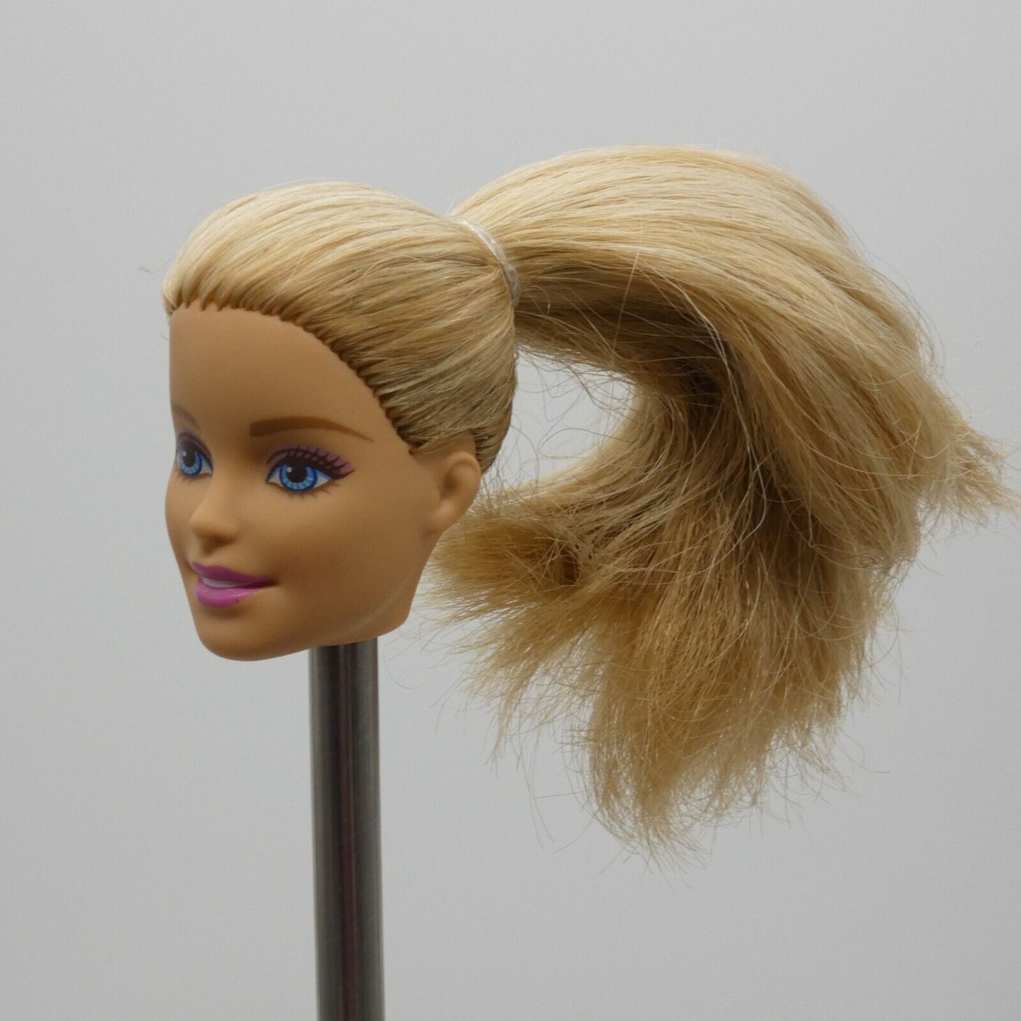 Barbie Fashionistas Doll Head Millie Face Blonde Hair 2014 CFG12 Mattel