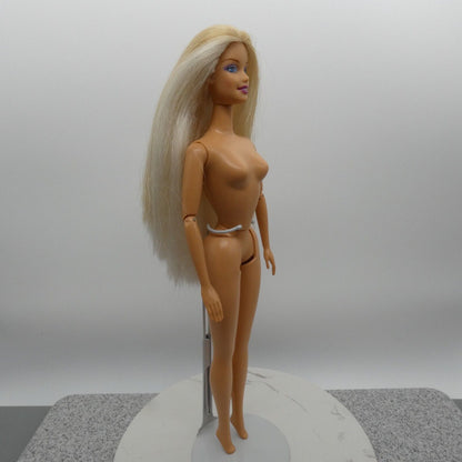 Barbie Doll Generation Girl CEO Face Blonde Articulated Elbows Dancing Action