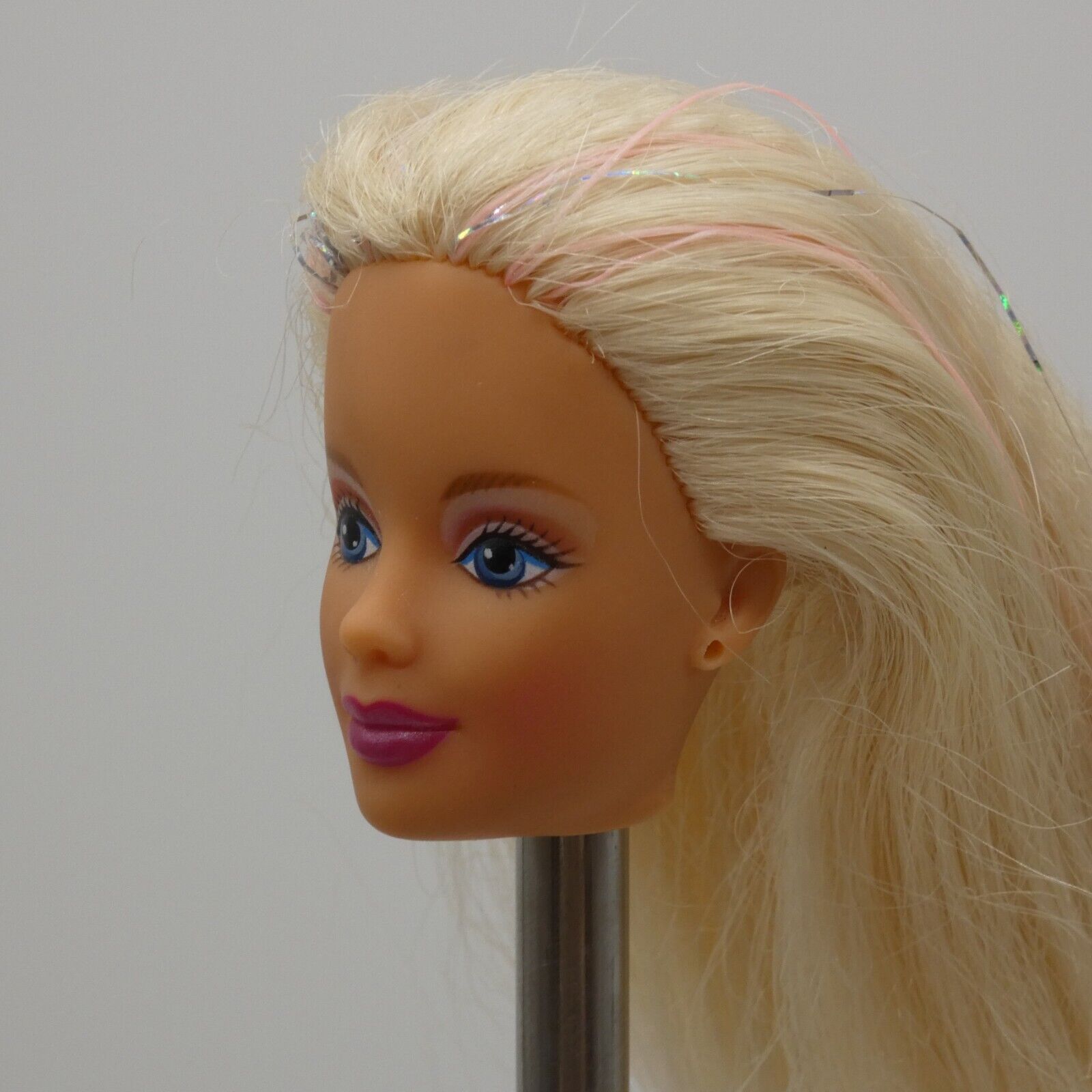 Barbie Beyond Pink Doll Head Only Mackie Face Blonde Pink Hair 1999 Mattel 20017