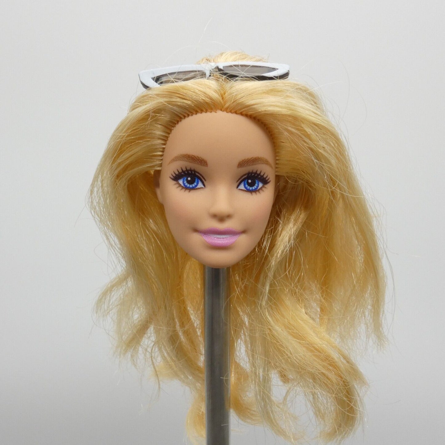 Travel Malibu Barbie Doll Head Millie Head With Cat Eye Sunglasses 2022 HJY18