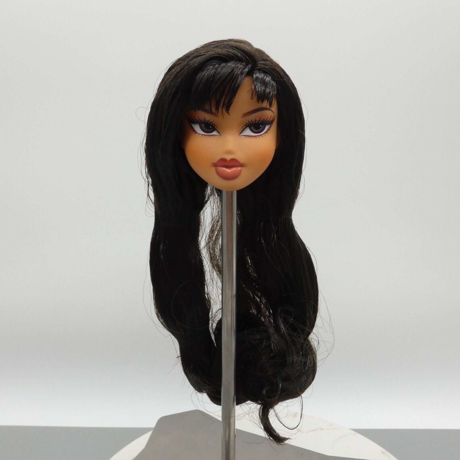 Bratz Doll Head Only Medium Light Tan Skin Kylie Jenner Day Long Hair 2023 O17B