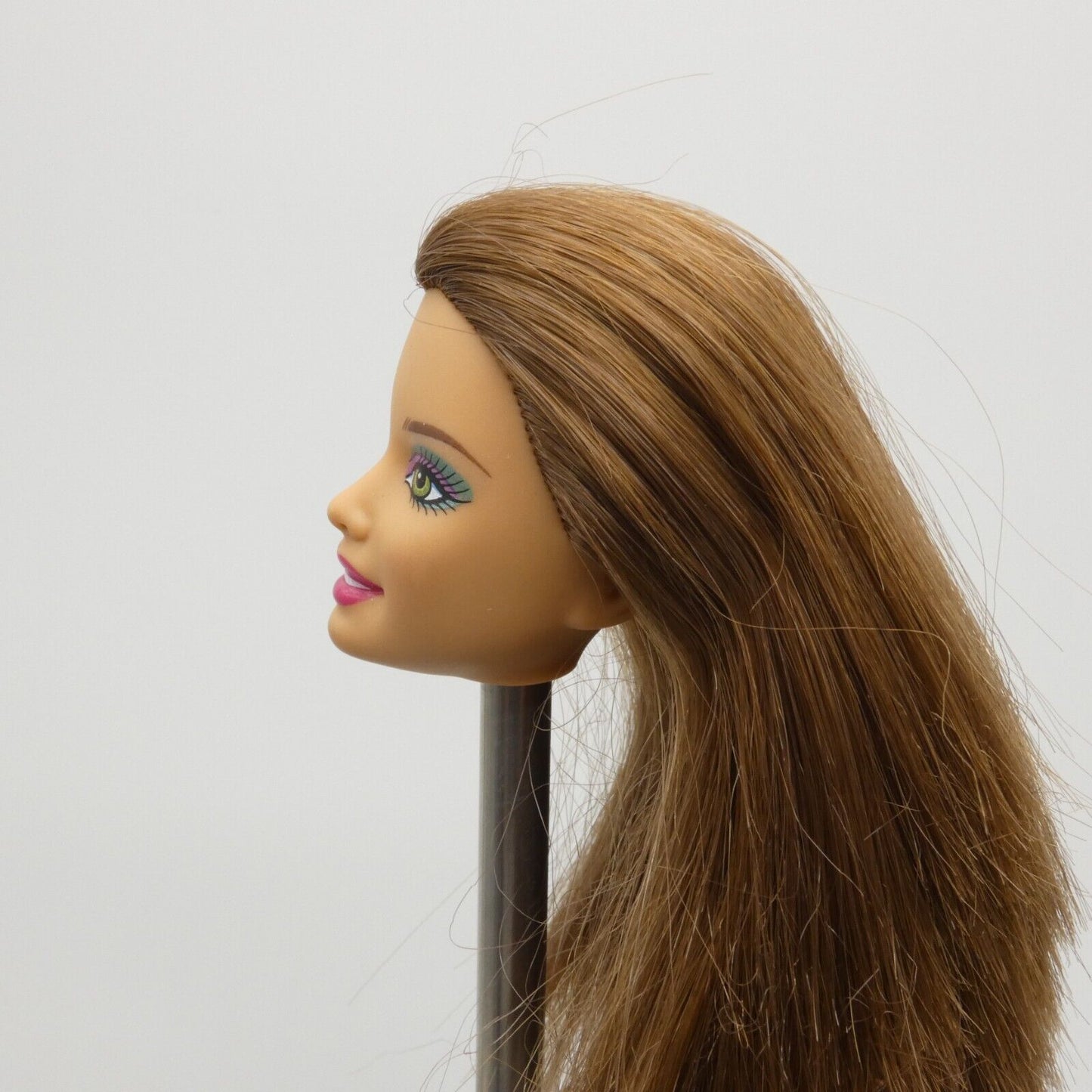 Barbie Fashionistas Swappin' Styles Doll Head Summer Face Brown Hair 2011 V4092