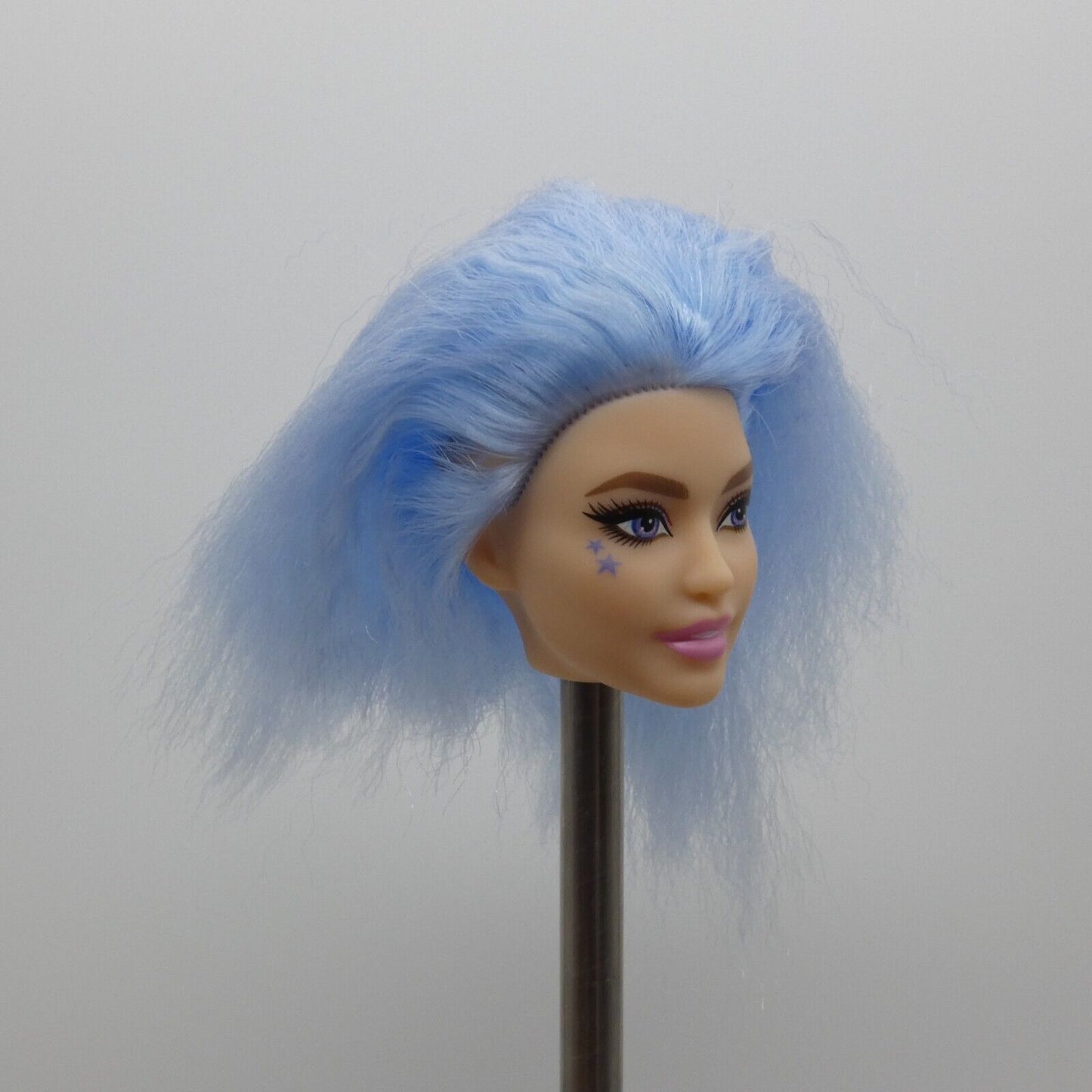 Barbie Fashionistas 170 Doll Head Daya Face Blue Crimped Hair Nude 2021 GRD61