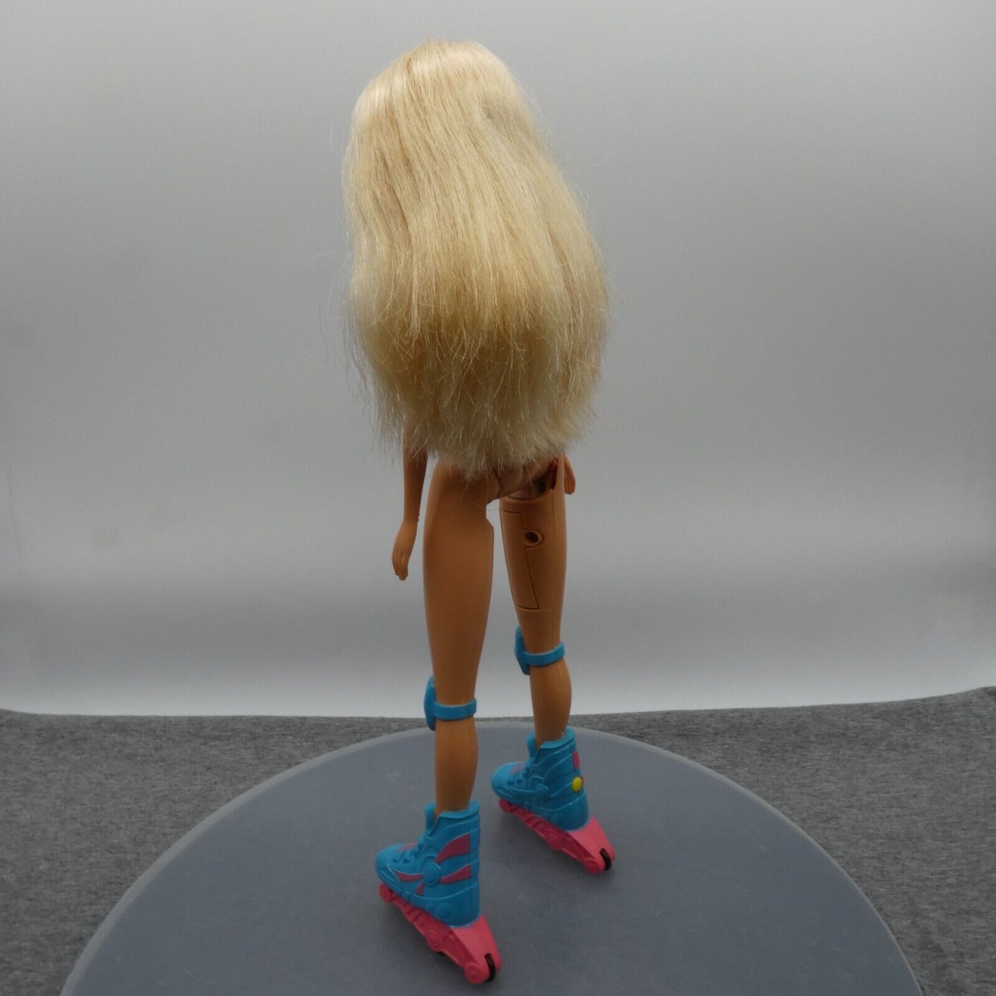 Barbie Cool Skating Doll Generation Girl GEO Face Articulated Elbows Skates