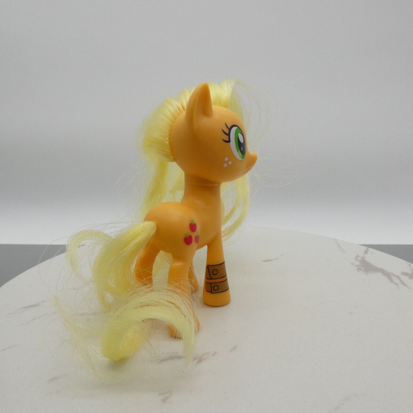 My Little Pony AppleJack 2010 Beige Yellow Brushable Hair Hasbro