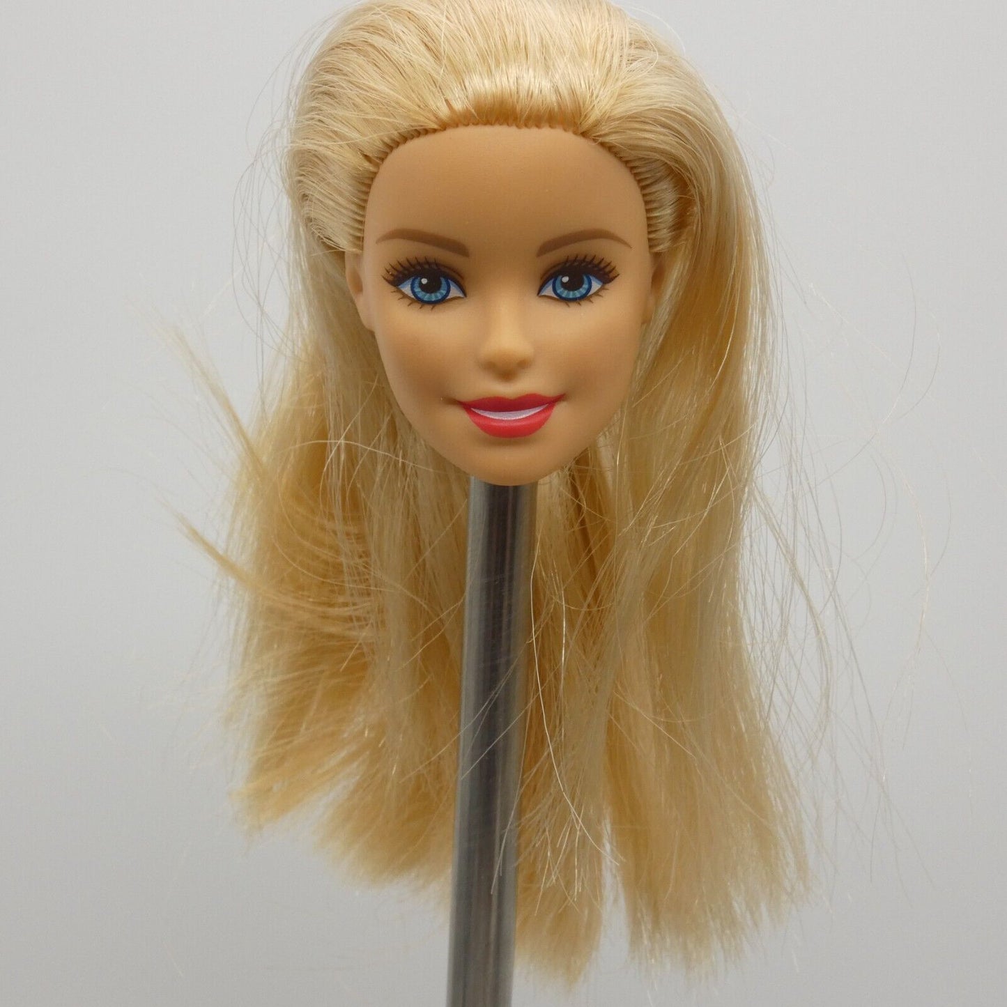 Barbie Candy Cane Holiday Doll Head Only Millie Face Blonde 2016 Mattel DNJ47