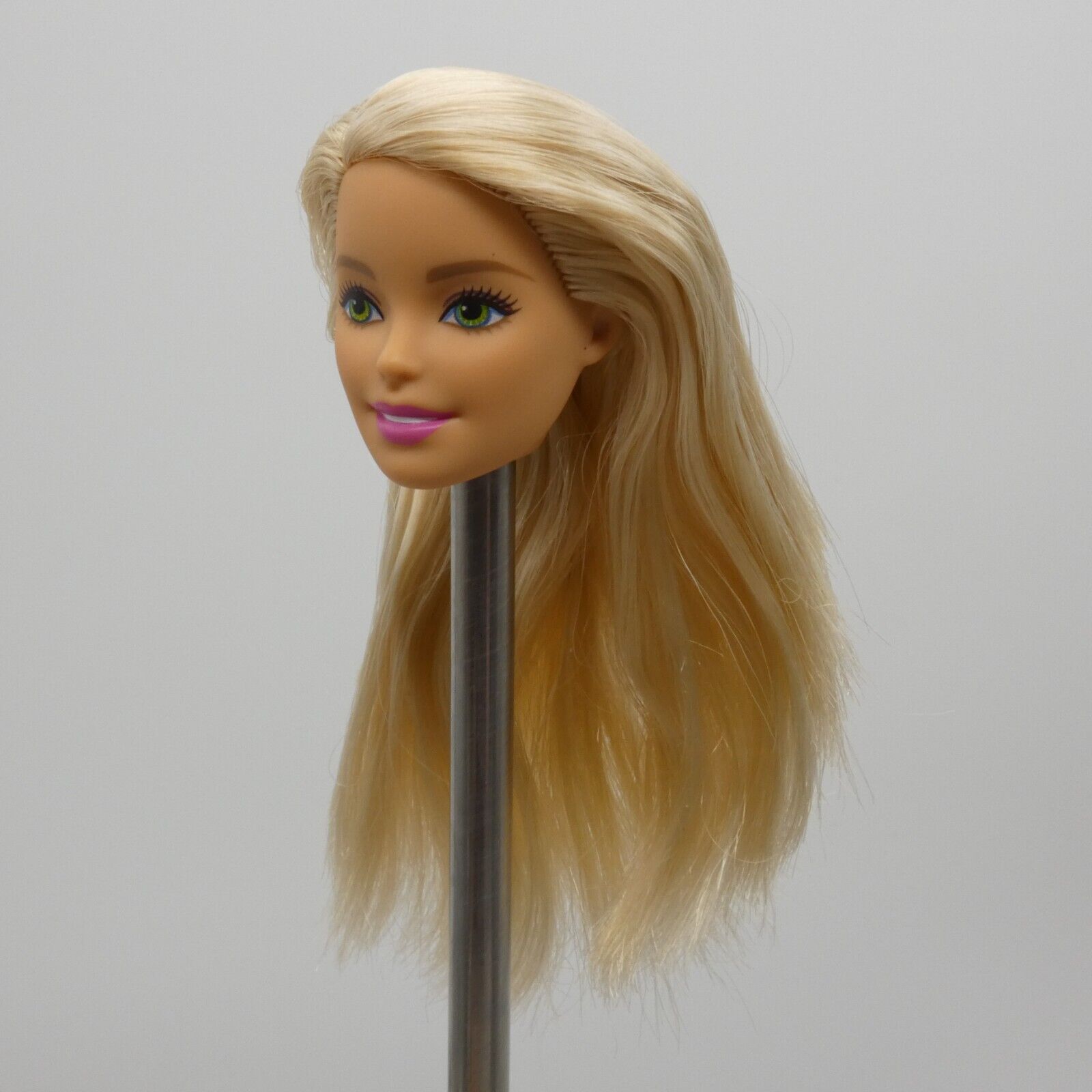 Barbie Doll Head Millie Face Blonde Green Eyes Light Skin 2019 Mattel FXH08