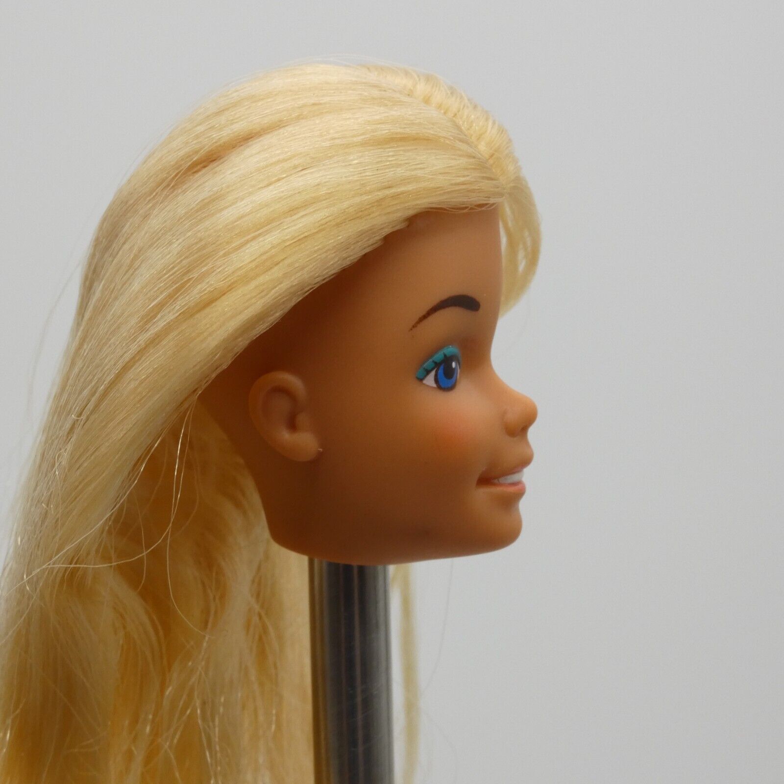 Barbie Malibu Doll Head Only SuperStar Tan Medium Light Skin Hong Kong A