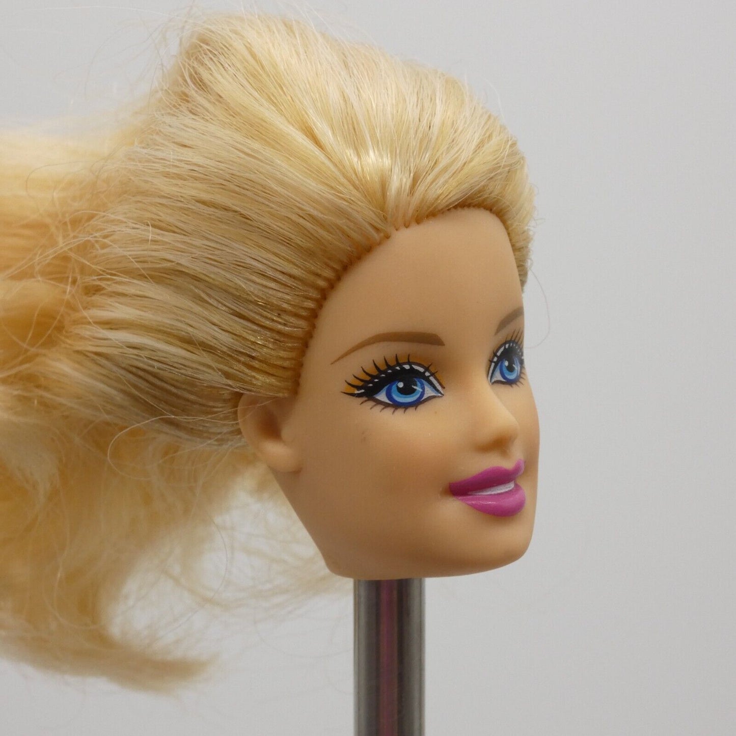 Barbie Beach Doll Head Generation Girl Face Blonde Medium Light Skin 2013 BCN23