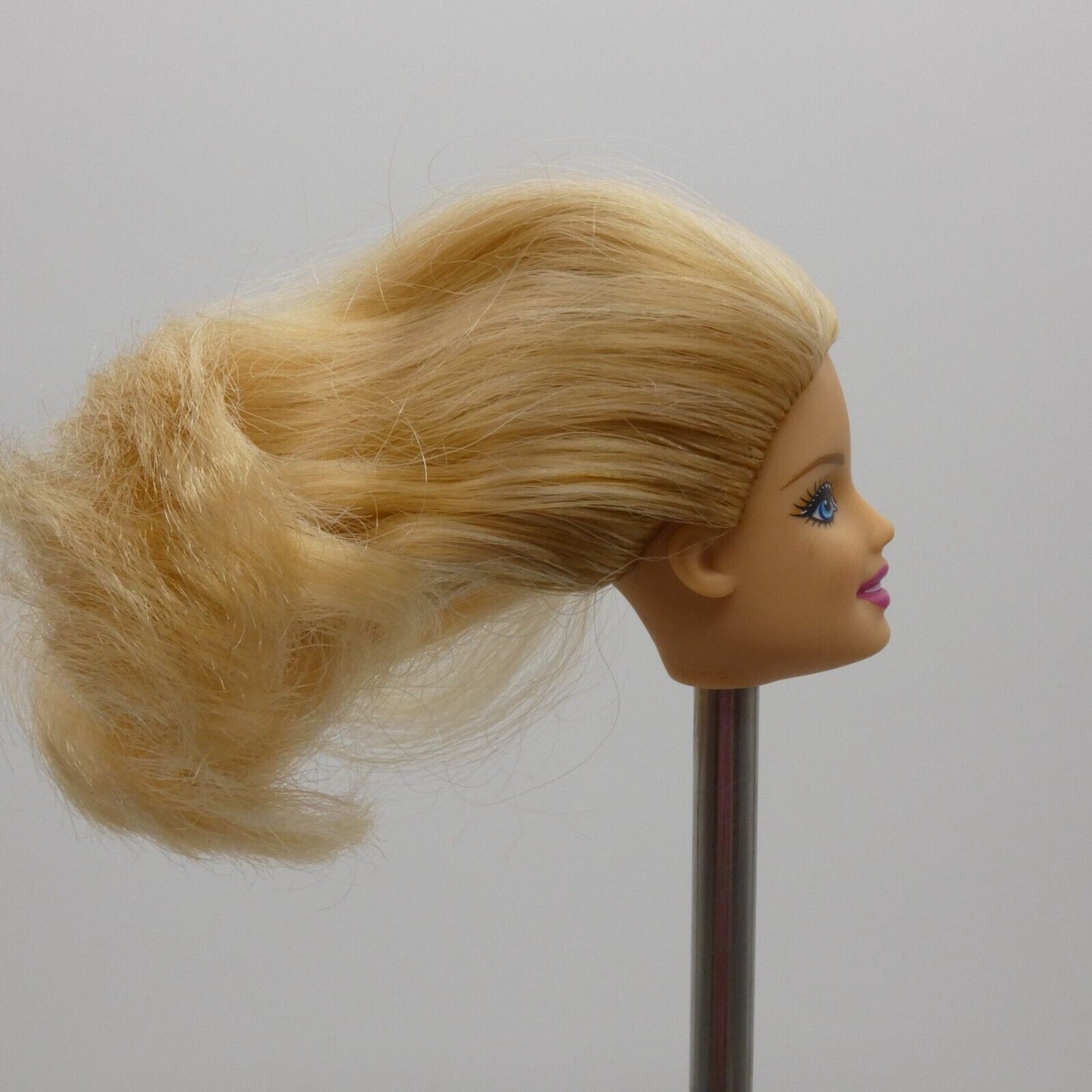 Barbie Beach Doll Head Generation Girl Face Blonde Medium Light Skin 2013 BCN23