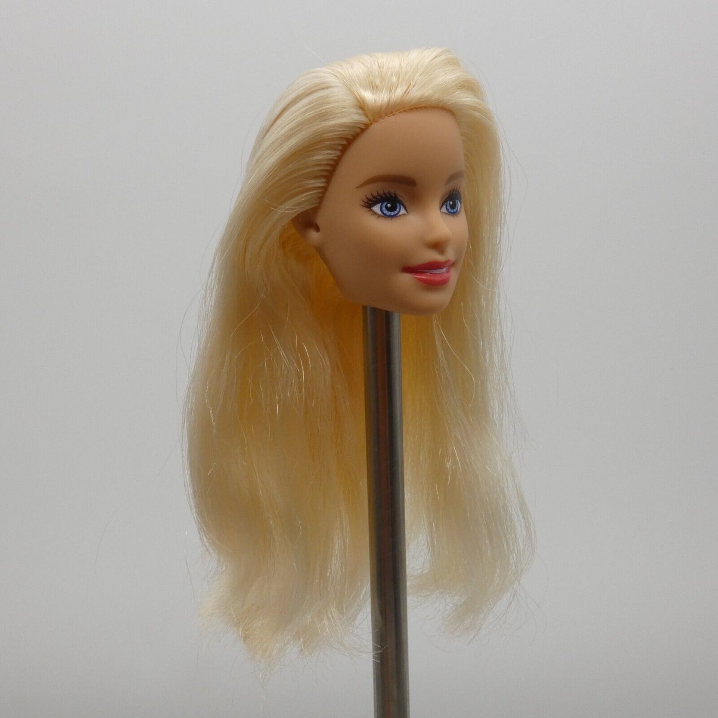 Barbie Holiday Doll Head Millie Face Blonde Light Skin 2020 Mattel GJB74