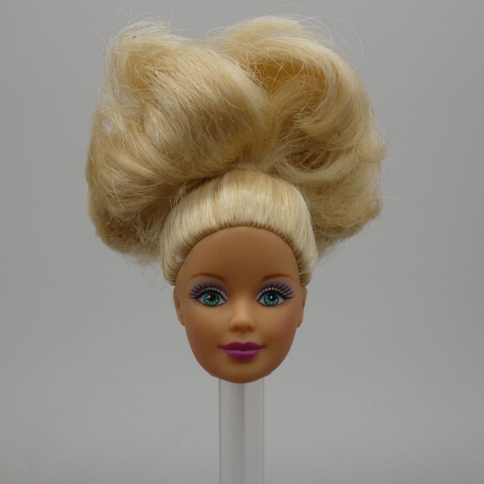 Barbie Mackie Face Doll Head Only 1998 Happy Holidays Blonde Green Eyes 20200