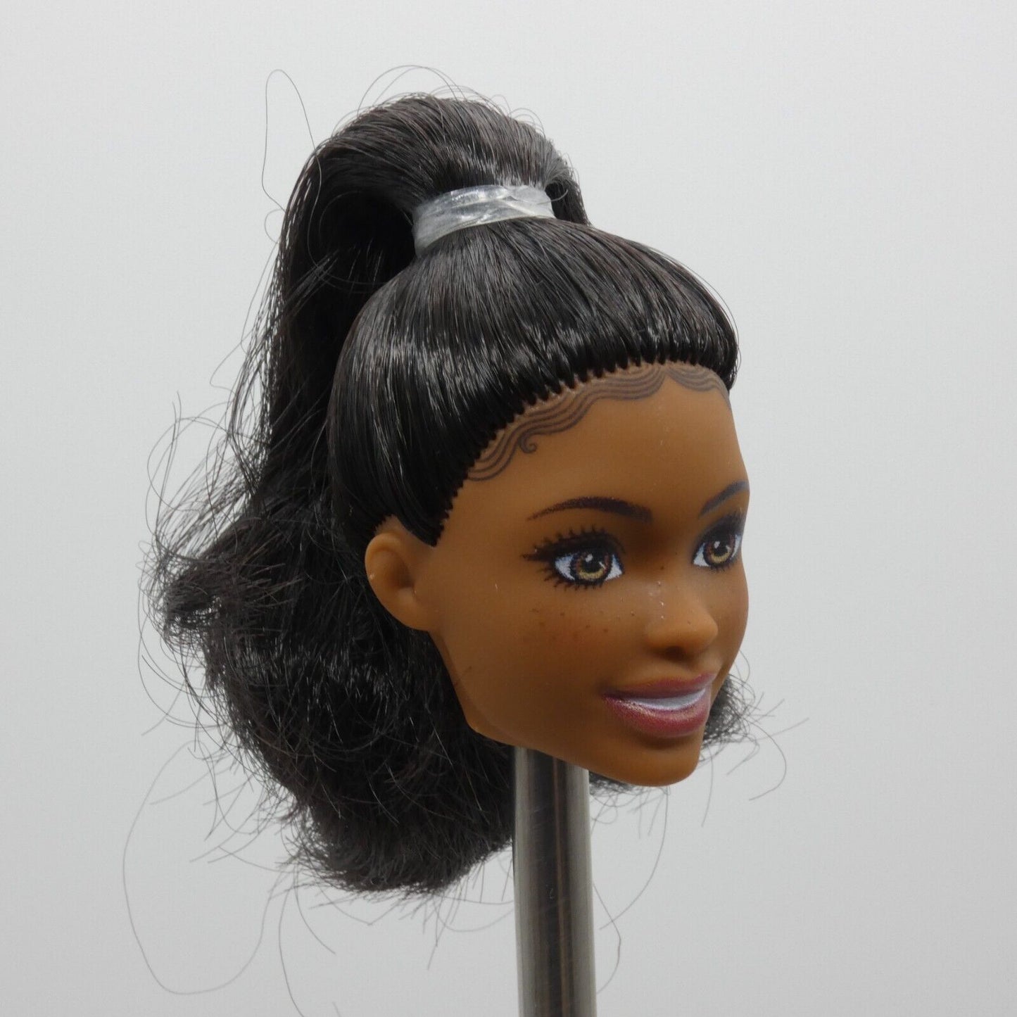 Barbie Made to Move Yoga Doll Head Brooklyn Face Medium Skin 2023 Mattel HRH28 B