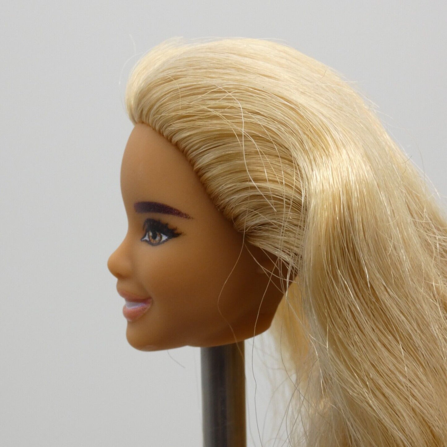 Barbie Fashionistas 173 Doll Head Carnaval Face Blonde Hair 2021 Mattel GRB65