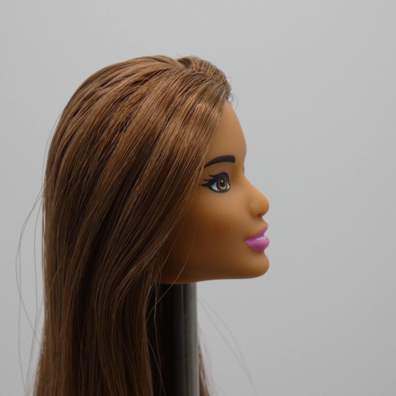 Barbie Dreamtopia June Face Doll Head Brown Hair Medium Light Skin Mattel FVR05