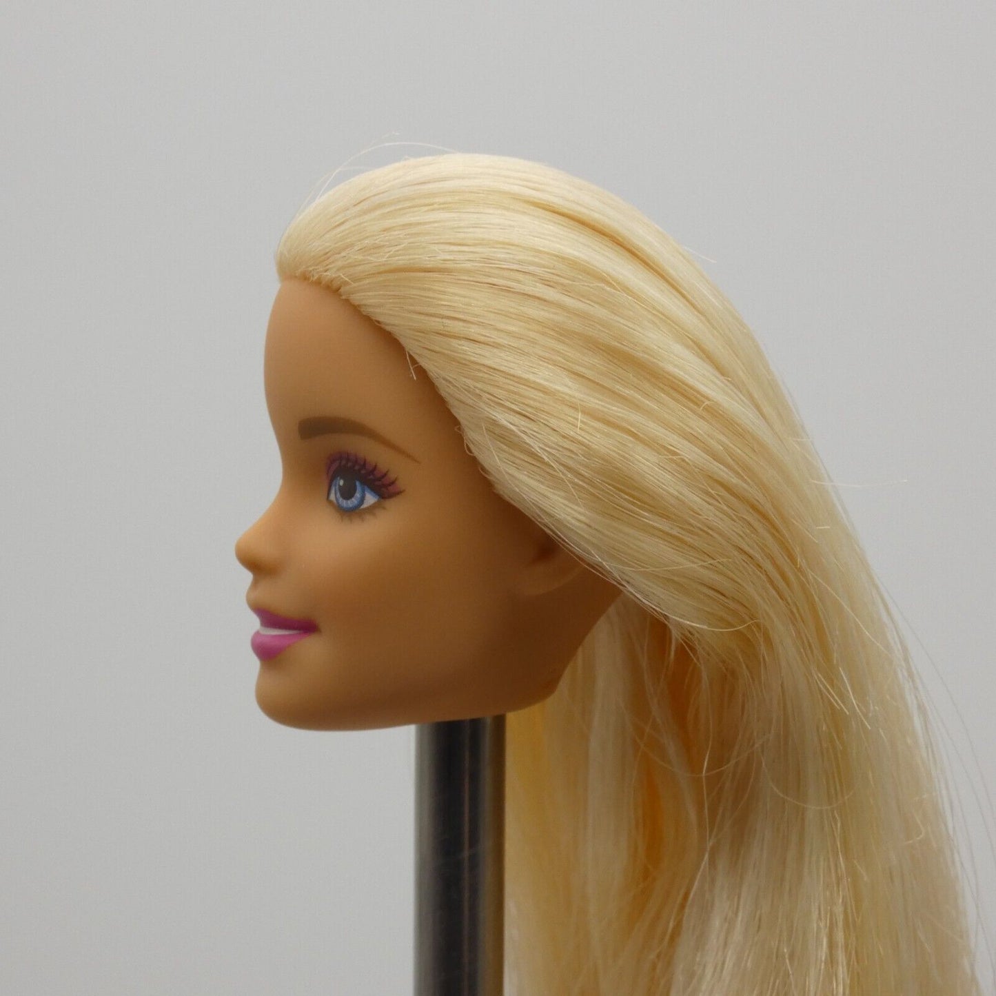 Barbie Doll Head Millie Face Blonde Medium Light Skin Blue Eyes 2015 Mattel