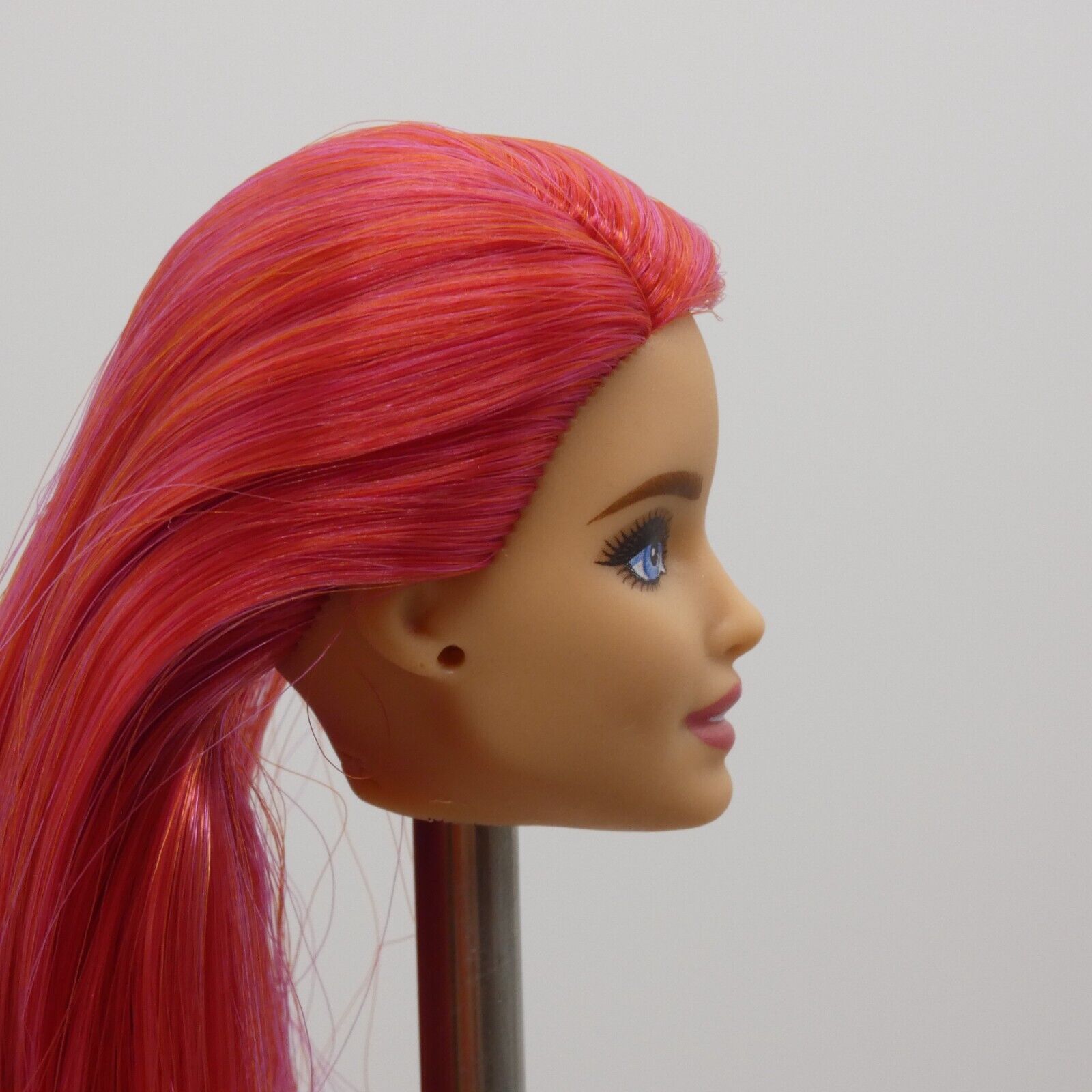 Barbie Fashionistas 168 Doll Head Neysa Face Red Hair Light Skin Blue Eyes GRB56