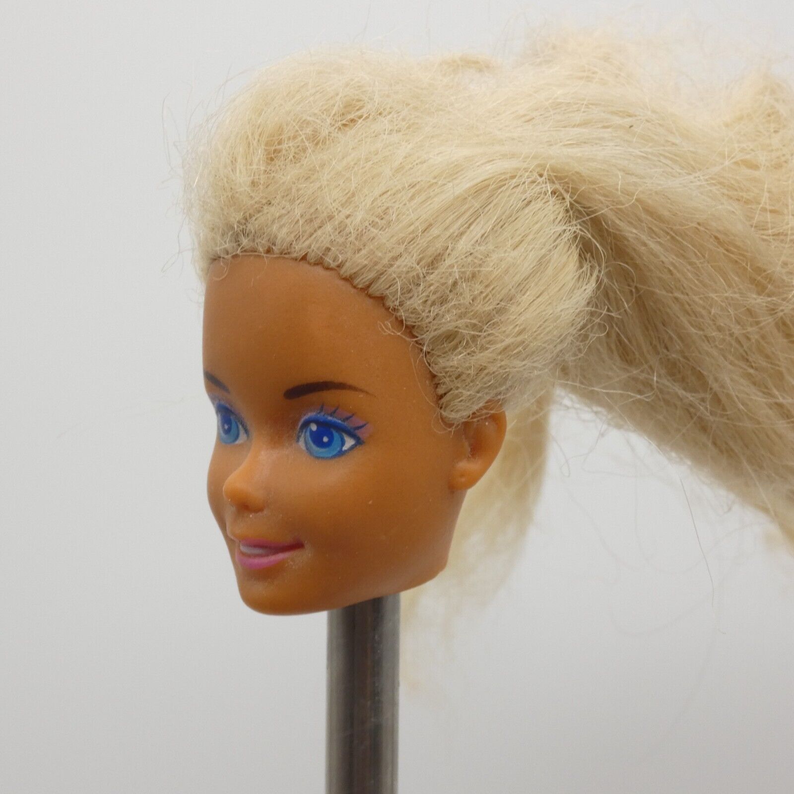 Barbie Beach Blast Doll Head SuperStar Face Medium Tan Skin 1988 Mattel 3237