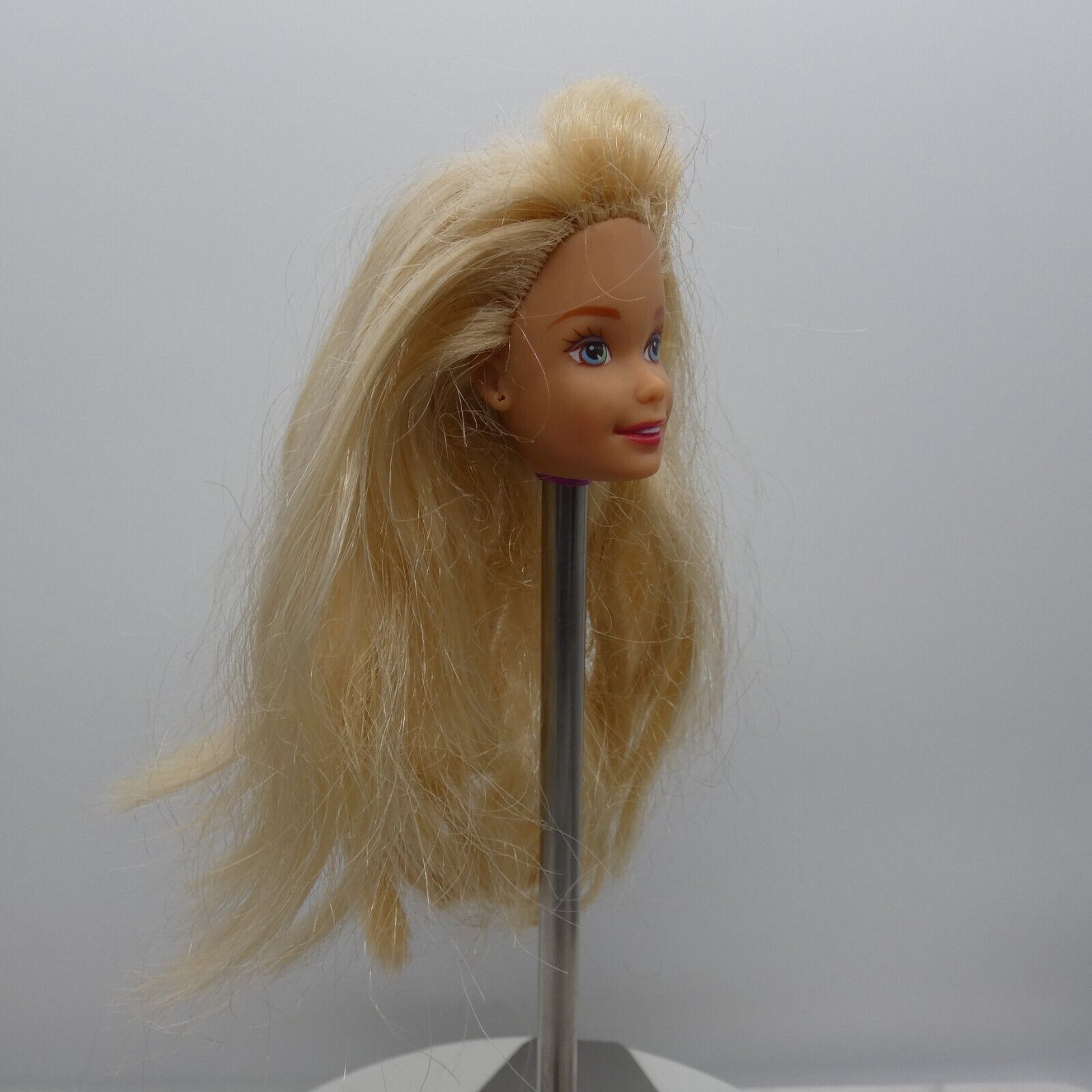 Barbie Teacher Doll Head Blonde Hair Bangs Aqua Blue Eyes 1996 Mattel 13914