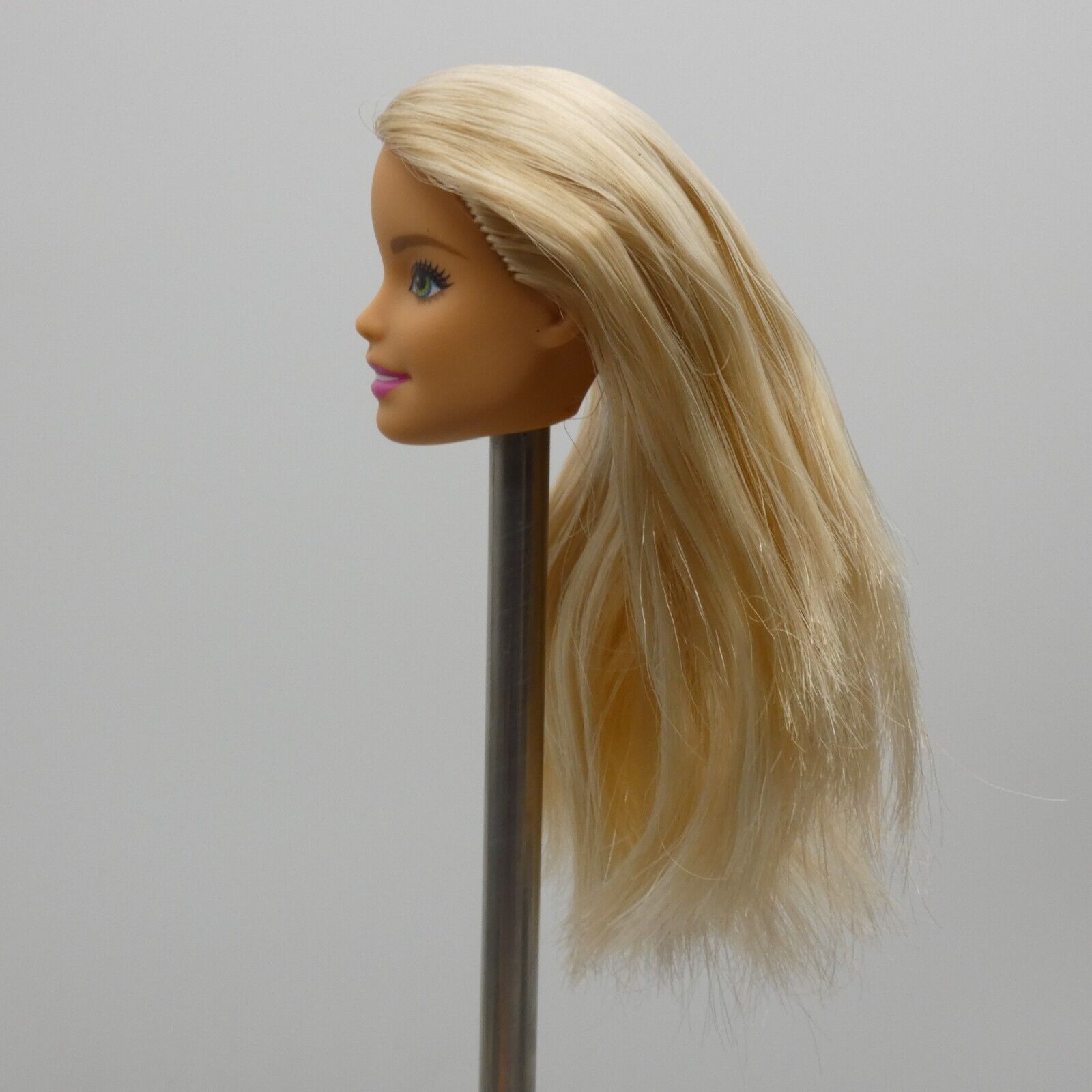 Barbie Doll Head Millie Face Blonde Green Eyes Light Skin 2019 Mattel FXH08